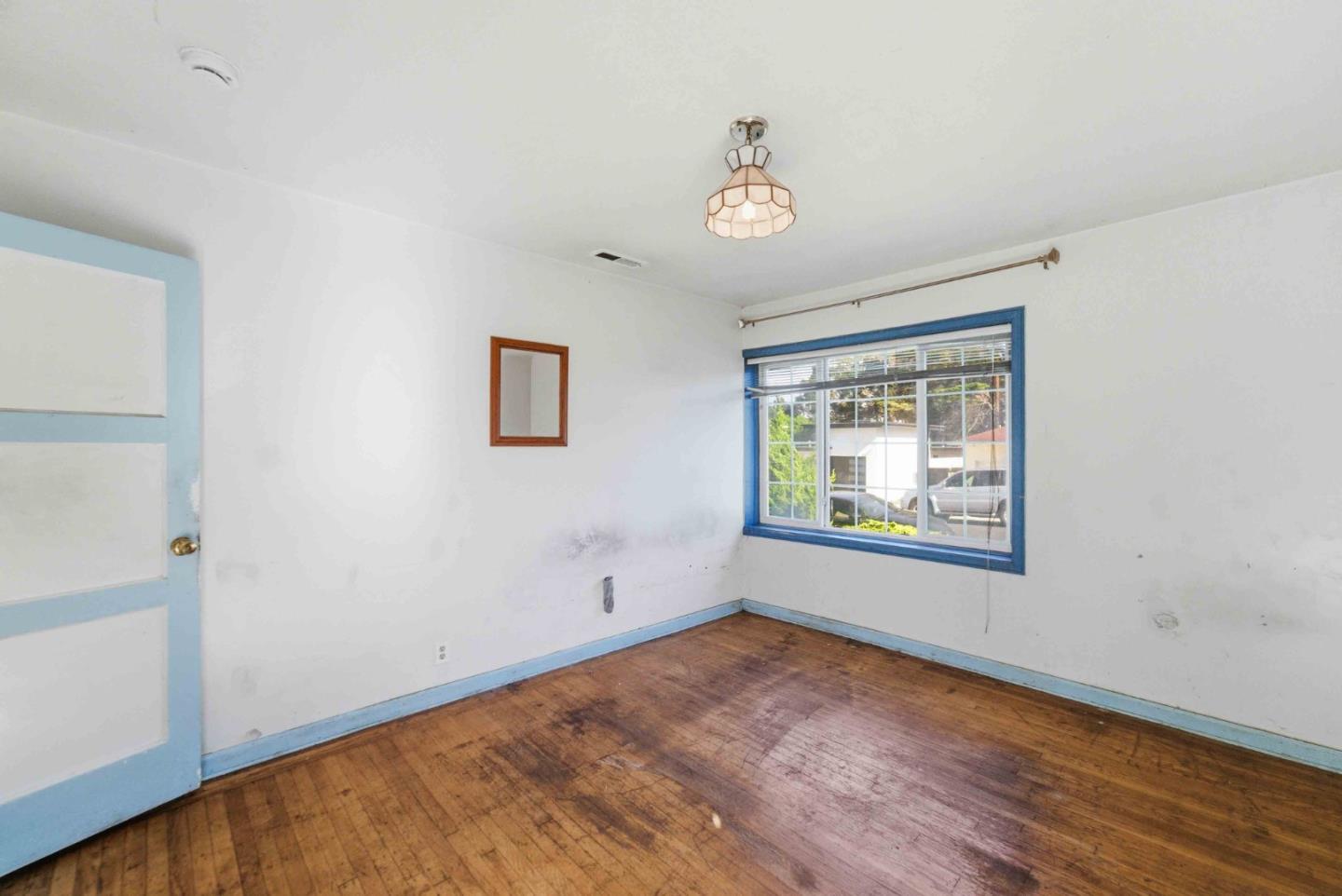 Detail Gallery Image 9 of 34 For 34 Capay Cir, South San Francisco,  CA 94080 - 5 Beds | 2 Baths