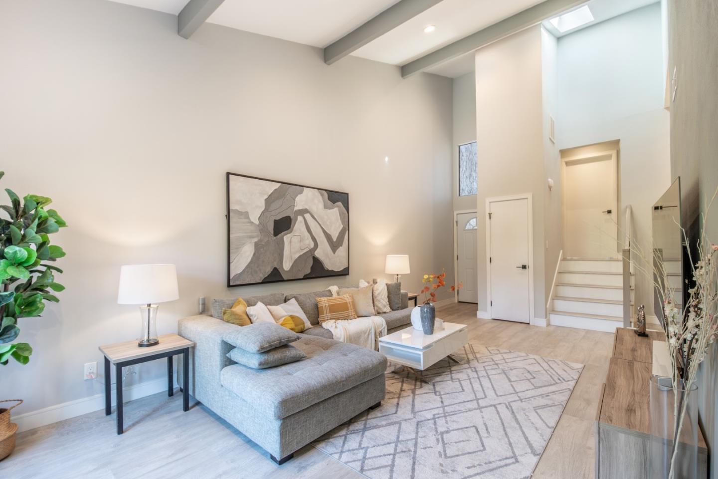 Detail Gallery Image 4 of 53 For 3679 Brach Way, Santa Clara,  CA 95051 - 3 Beds | 2/1 Baths