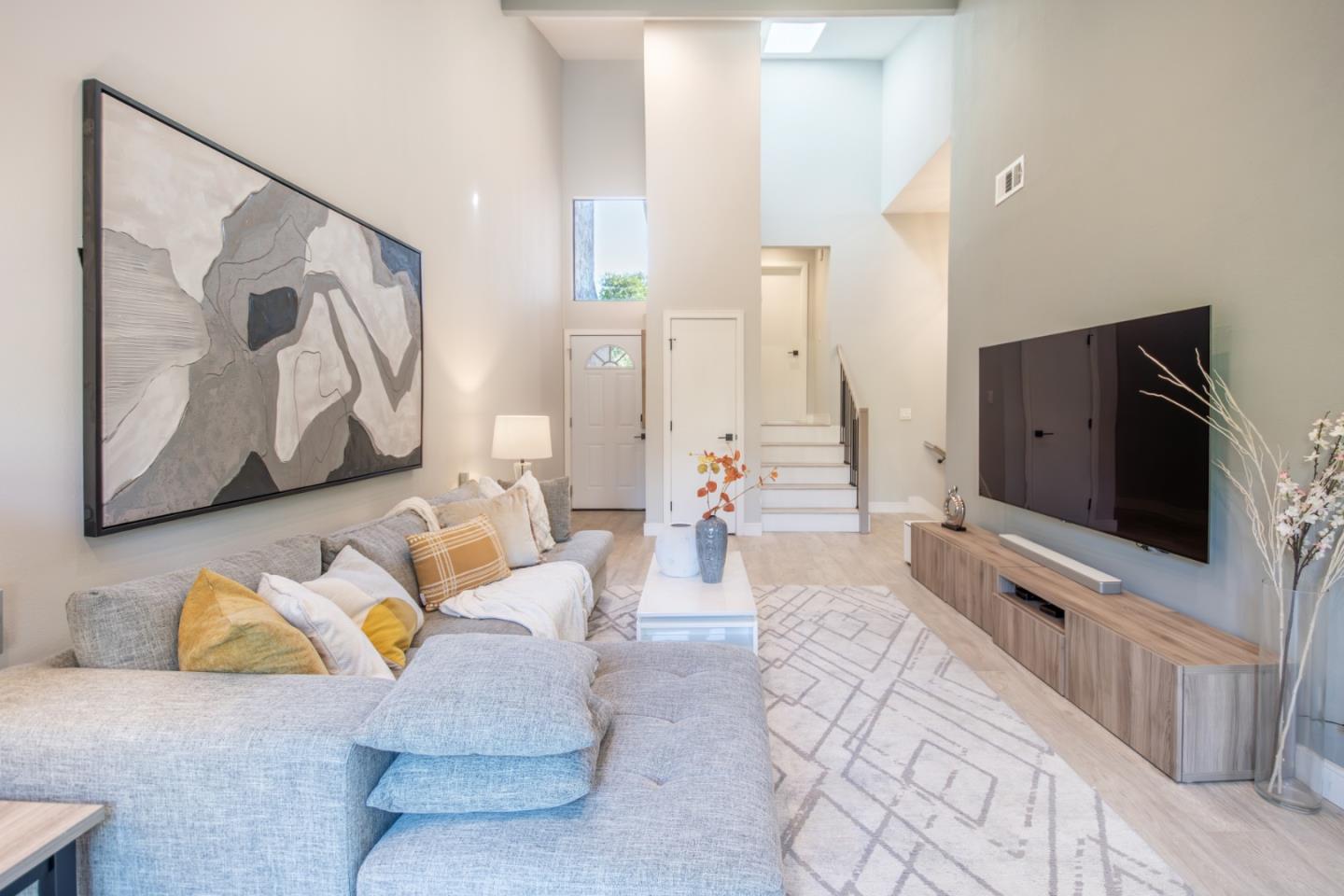 Detail Gallery Image 5 of 53 For 3679 Brach Way, Santa Clara,  CA 95051 - 3 Beds | 2/1 Baths