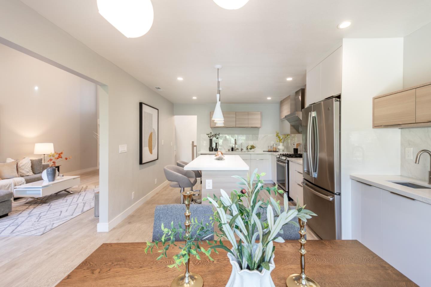 Detail Gallery Image 9 of 53 For 3679 Brach Way, Santa Clara,  CA 95051 - 3 Beds | 2/1 Baths