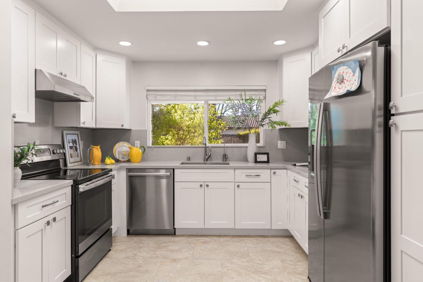 Detail Gallery Image 8 of 31 For 1190 Arlington Ln, San Jose,  CA 95129 - 4 Beds | 2 Baths