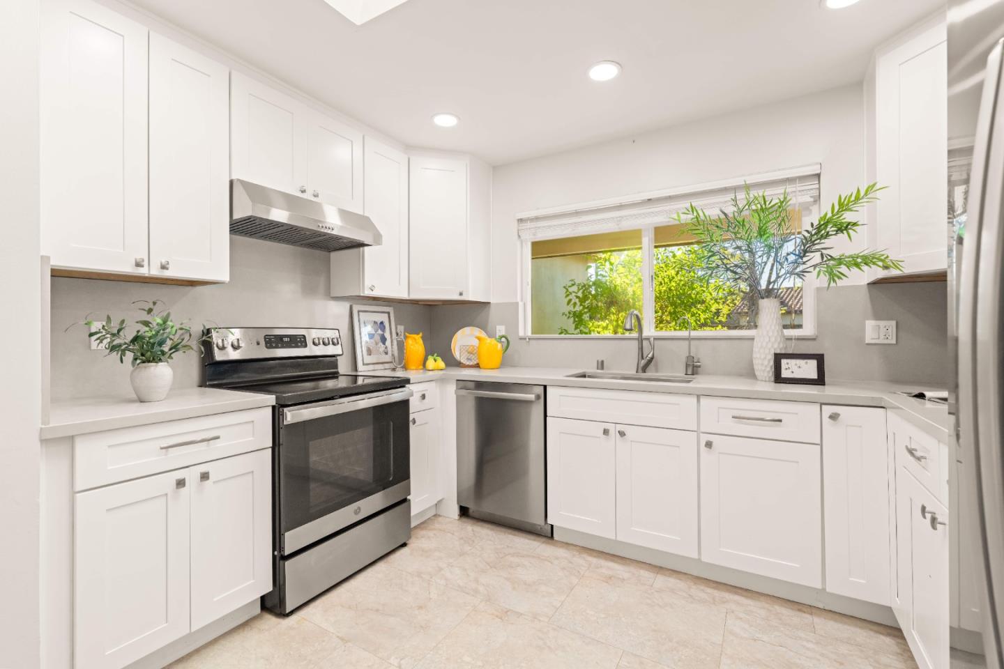 Detail Gallery Image 9 of 31 For 1190 Arlington Ln, San Jose,  CA 95129 - 4 Beds | 2 Baths