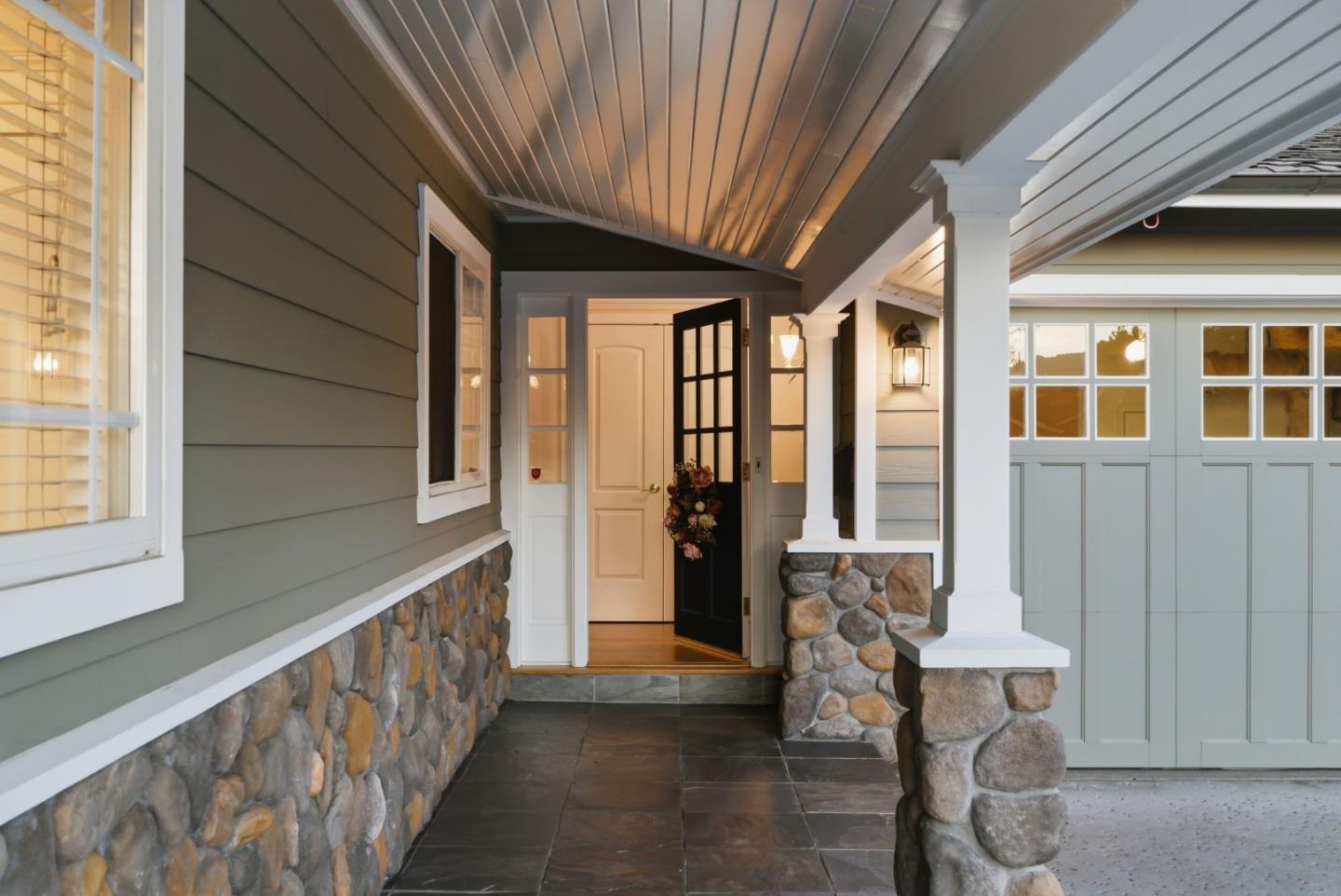 Detail Gallery Image 2 of 43 For 1436 Kyle Ct, Sunnyvale,  CA 94087 - 4 Beds | 2/1 Baths