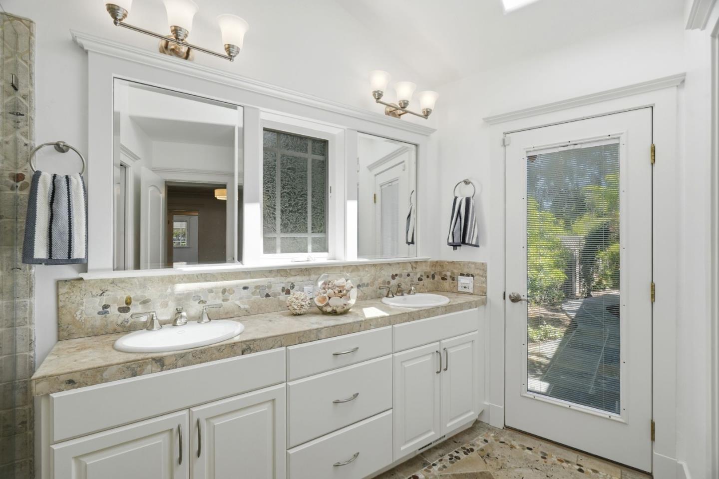 Detail Gallery Image 21 of 43 For 1436 Kyle Ct, Sunnyvale,  CA 94087 - 4 Beds | 2/1 Baths