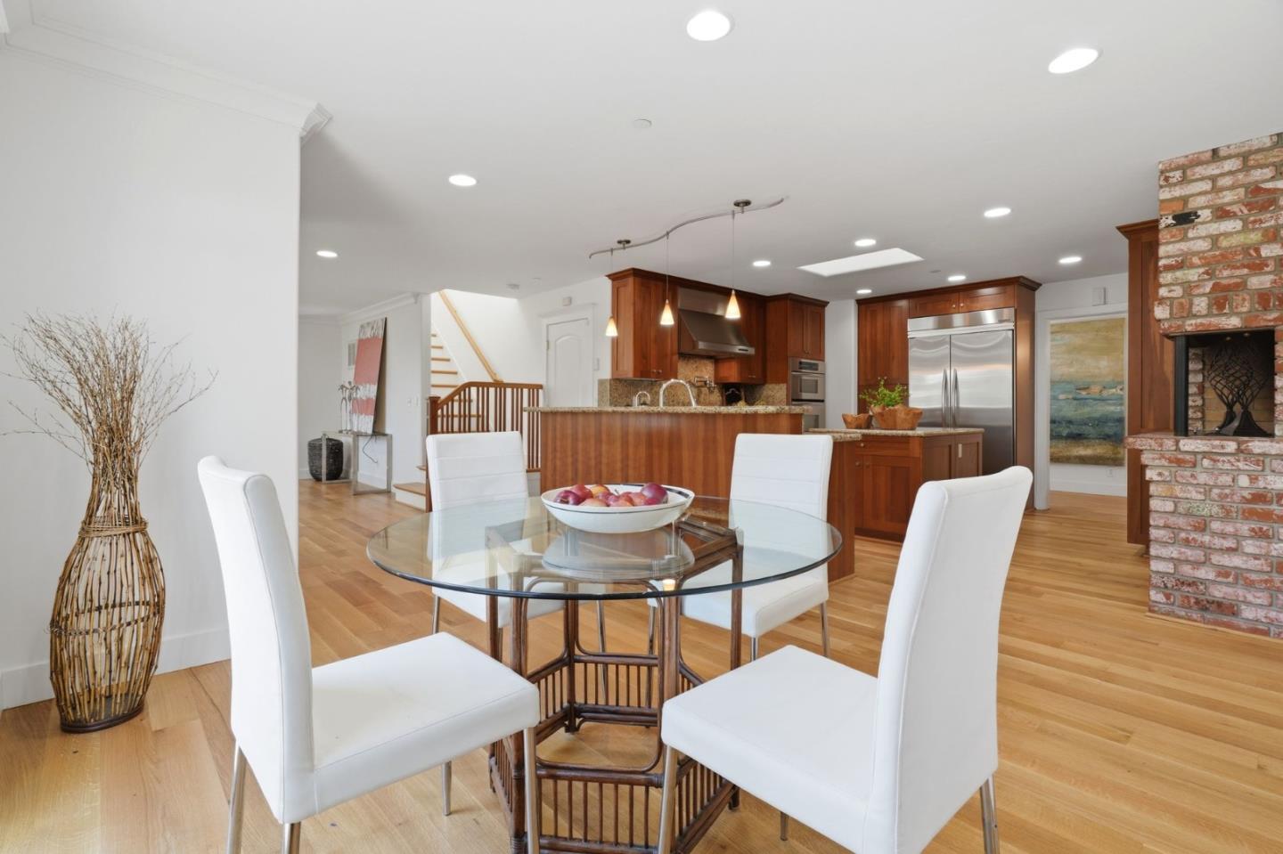 Detail Gallery Image 4 of 43 For 1436 Kyle Ct, Sunnyvale,  CA 94087 - 4 Beds | 2/1 Baths