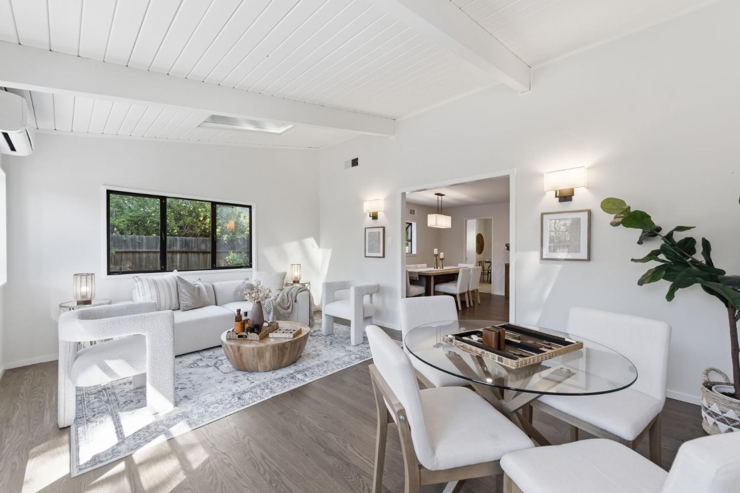 Detail Gallery Image 5 of 24 For 2518 South Ct, Palo Alto,  CA 94301 - 3 Beds | 2 Baths