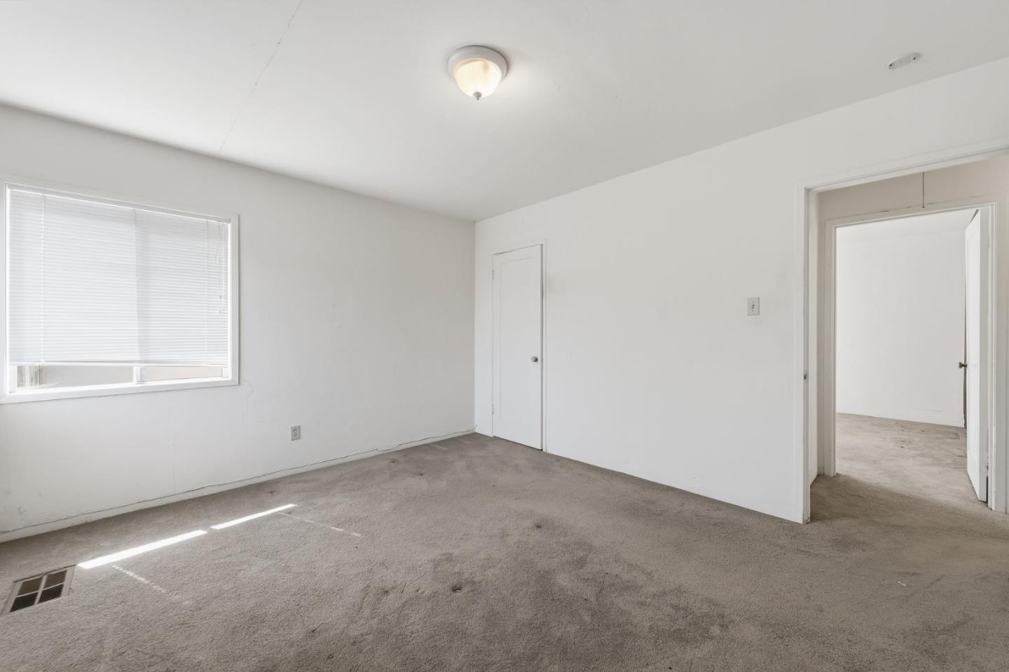 Detail Gallery Image 8 of 13 For 937 Mc Cue Ave, San Carlos,  CA 94070 - 3 Beds | 1 Baths