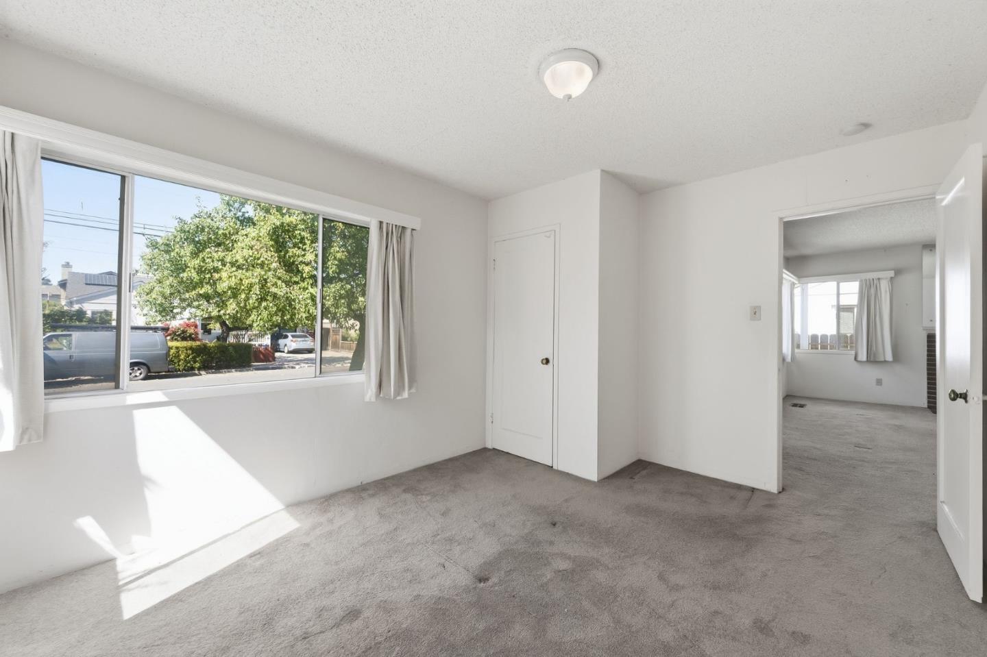 Detail Gallery Image 9 of 13 For 937 Mc Cue Ave, San Carlos,  CA 94070 - 3 Beds | 1 Baths