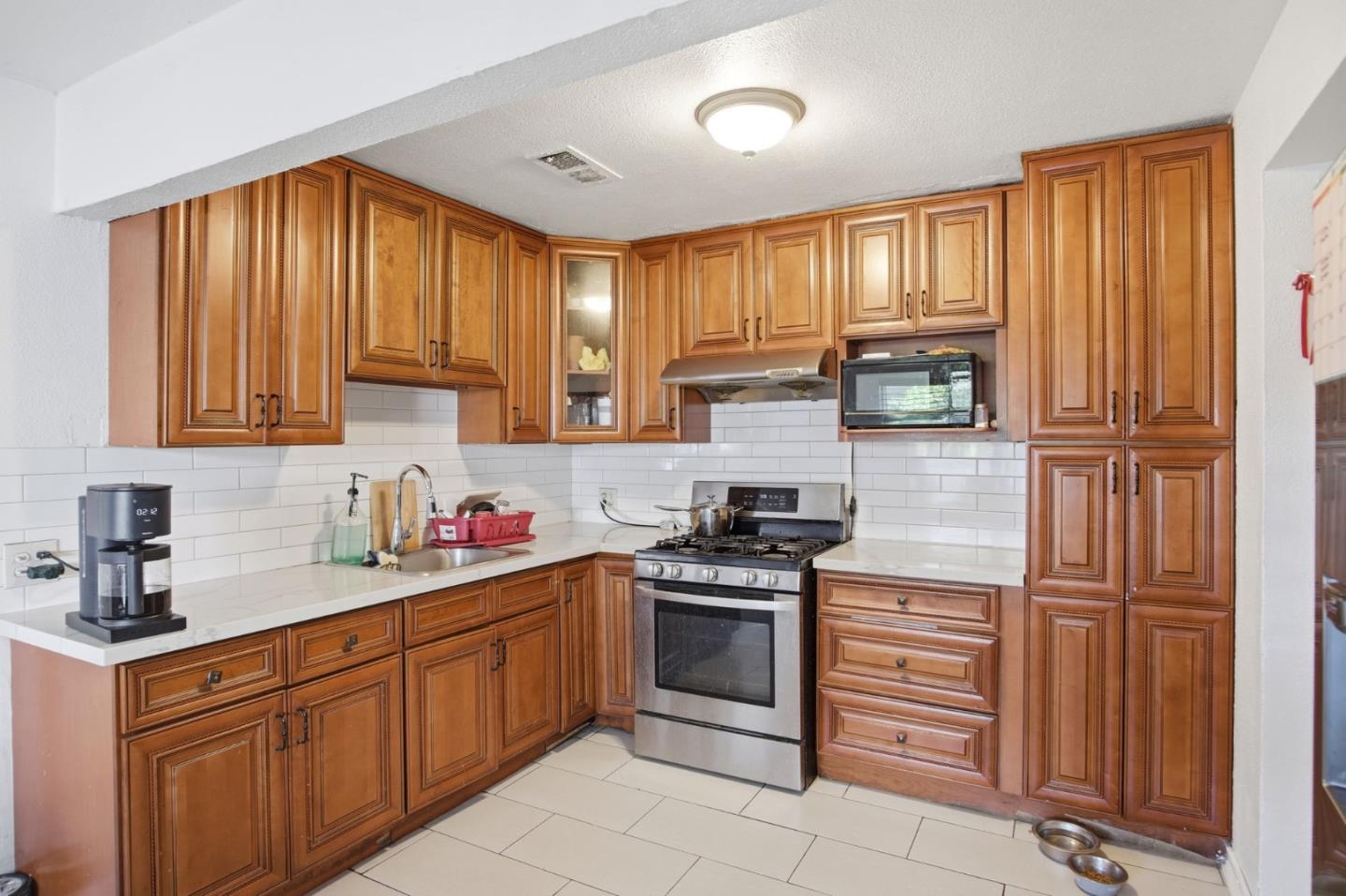 Detail Gallery Image 10 of 39 For 2154 Orlando Dr, San Jose,  CA 95122 - 5 Beds | 4 Baths