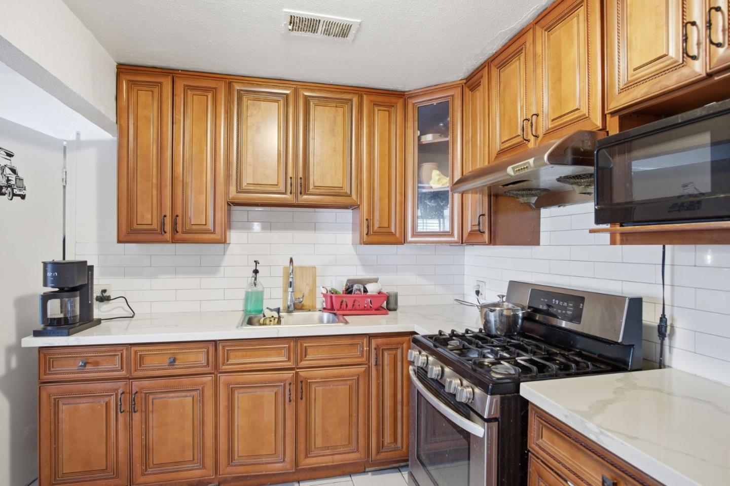 Detail Gallery Image 20 of 39 For 2154 Orlando Dr, San Jose,  CA 95122 - 5 Beds | 4 Baths