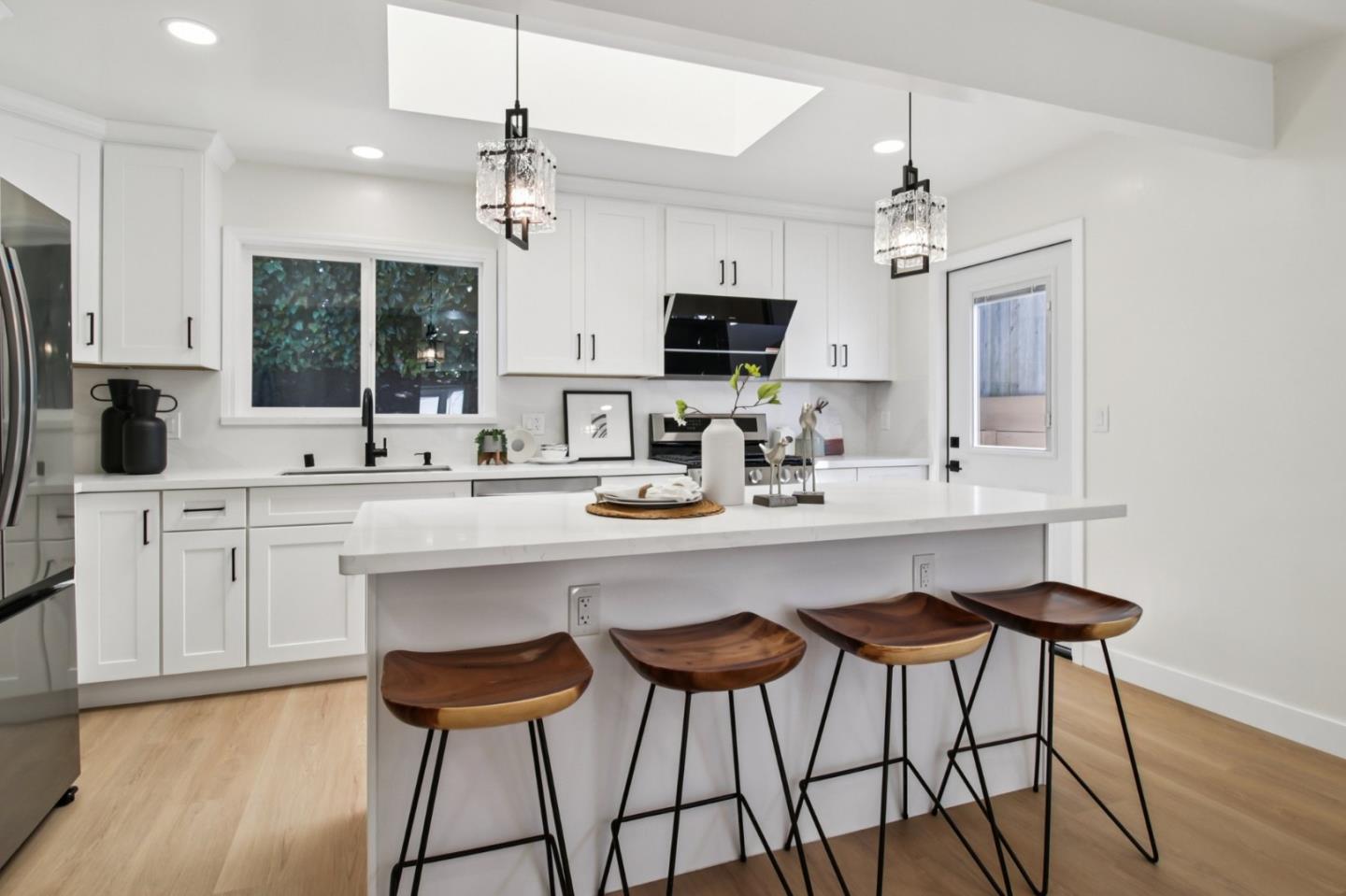 Detail Gallery Image 15 of 38 For 543 Grizzly Peak Blvd, Berkeley,  CA 94708 - 3 Beds | 2 Baths