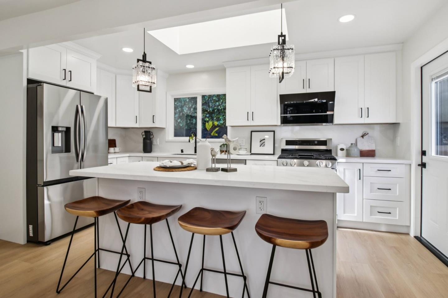 Detail Gallery Image 16 of 38 For 543 Grizzly Peak Blvd, Berkeley,  CA 94708 - 3 Beds | 2 Baths