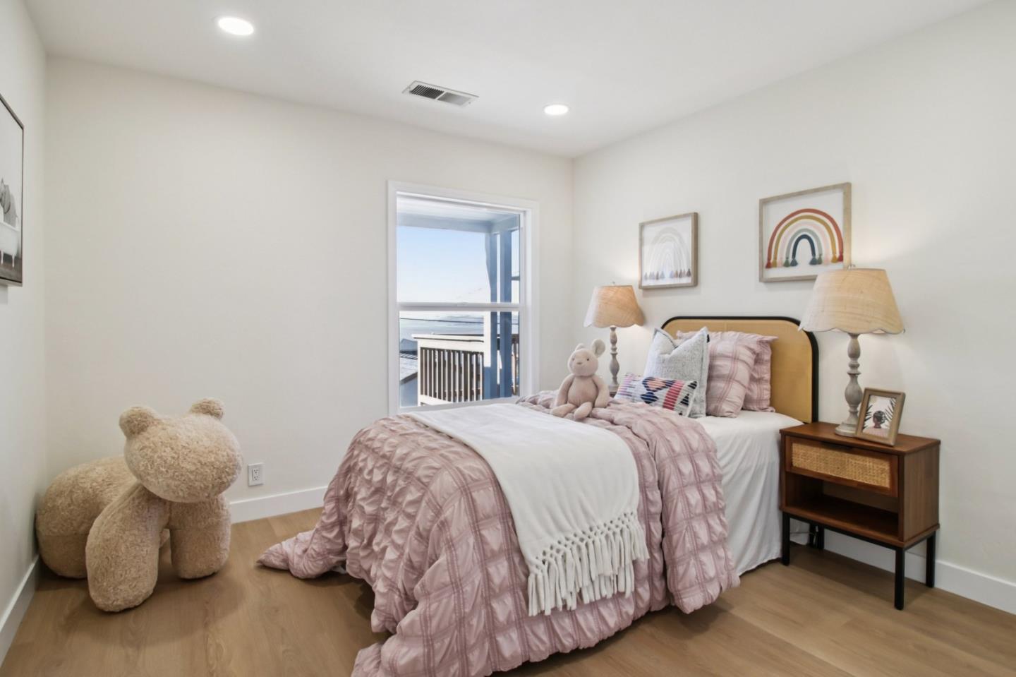 Detail Gallery Image 25 of 38 For 543 Grizzly Peak Blvd, Berkeley,  CA 94708 - 3 Beds | 2 Baths