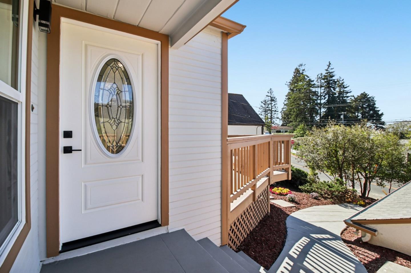 Detail Gallery Image 3 of 38 For 543 Grizzly Peak Blvd, Berkeley,  CA 94708 - 3 Beds | 2 Baths