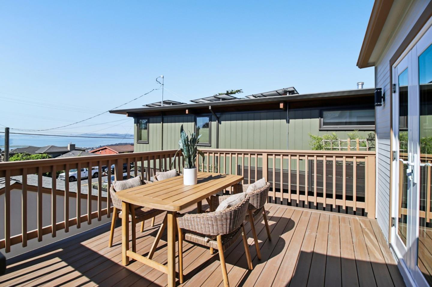 Detail Gallery Image 30 of 38 For 543 Grizzly Peak Blvd, Berkeley,  CA 94708 - 3 Beds | 2 Baths