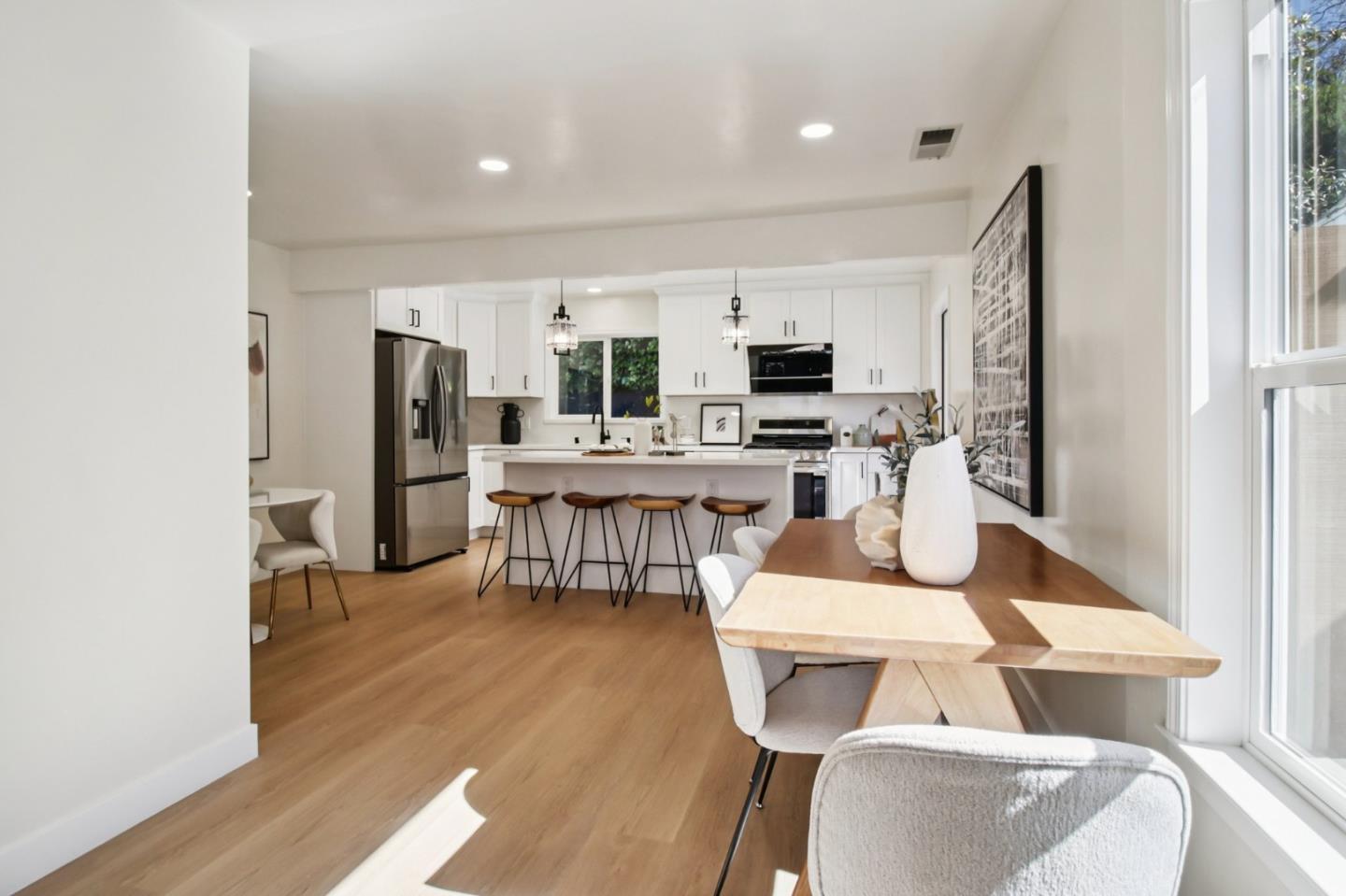 Detail Gallery Image 9 of 38 For 543 Grizzly Peak Blvd, Berkeley,  CA 94708 - 3 Beds | 2 Baths