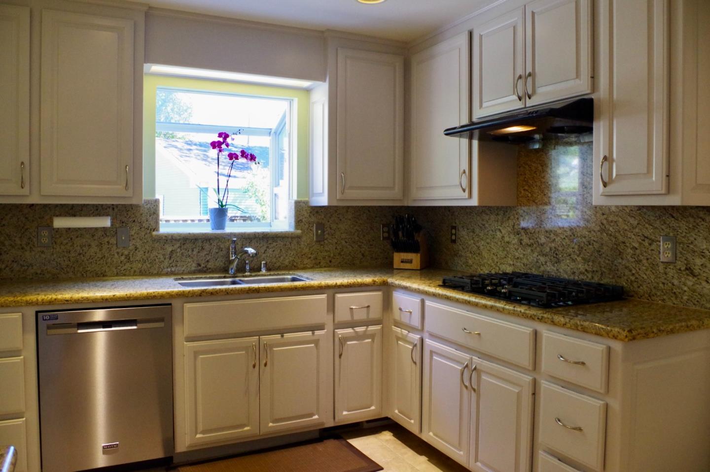 Detail Gallery Image 13 of 38 For 130 Otis St, Santa Cruz,  CA 95060 - 3 Beds | 2/1 Baths