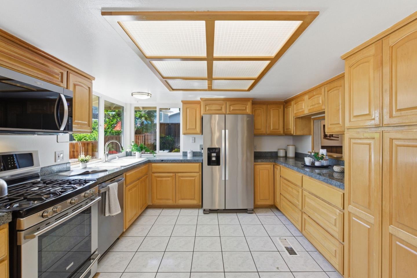 Detail Gallery Image 14 of 64 For 871 Founders Ln, Milpitas,  CA 95035 - 5 Beds | 3 Baths