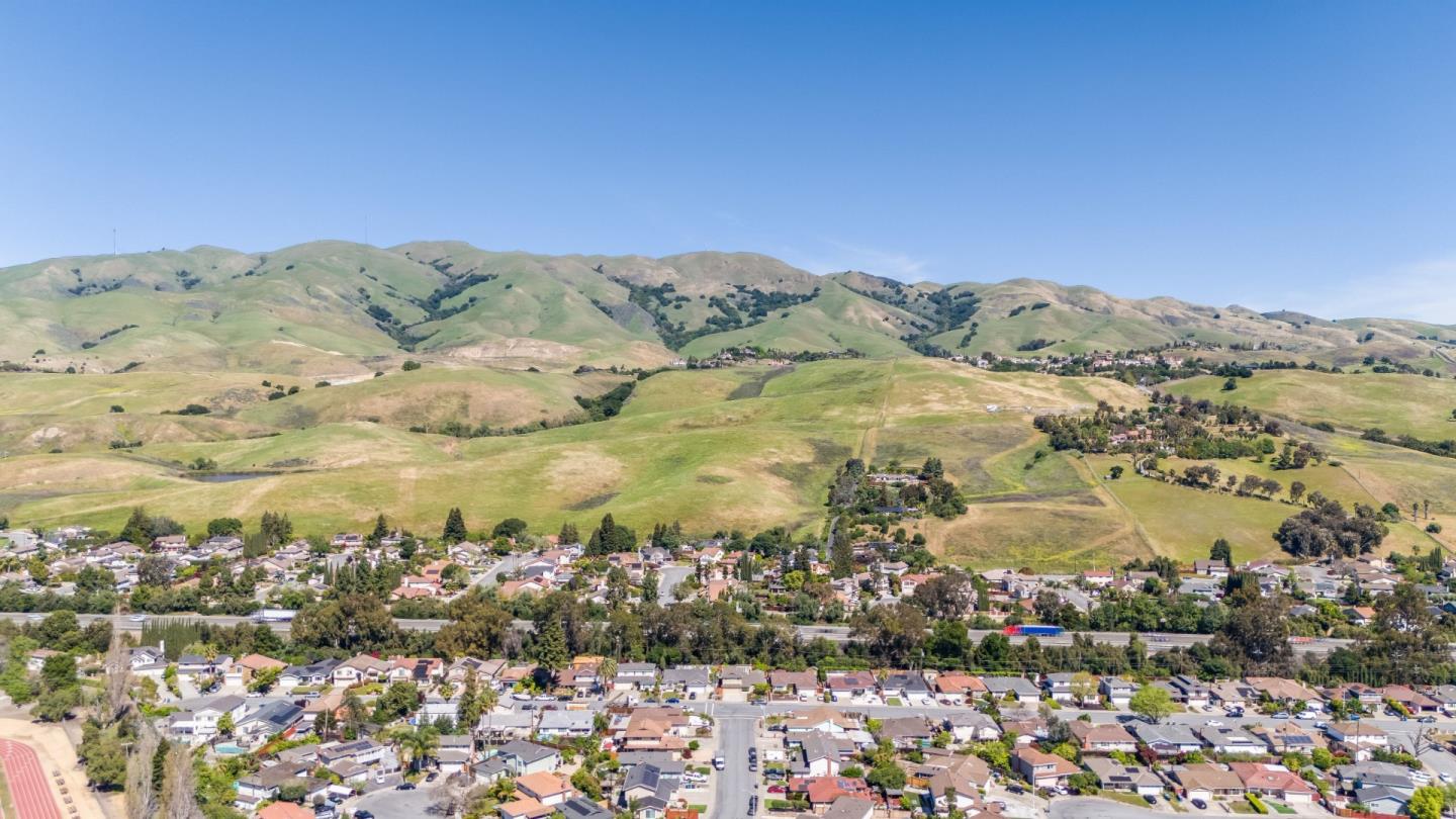 Detail Gallery Image 61 of 64 For 871 Founders Ln, Milpitas,  CA 95035 - 5 Beds | 3 Baths