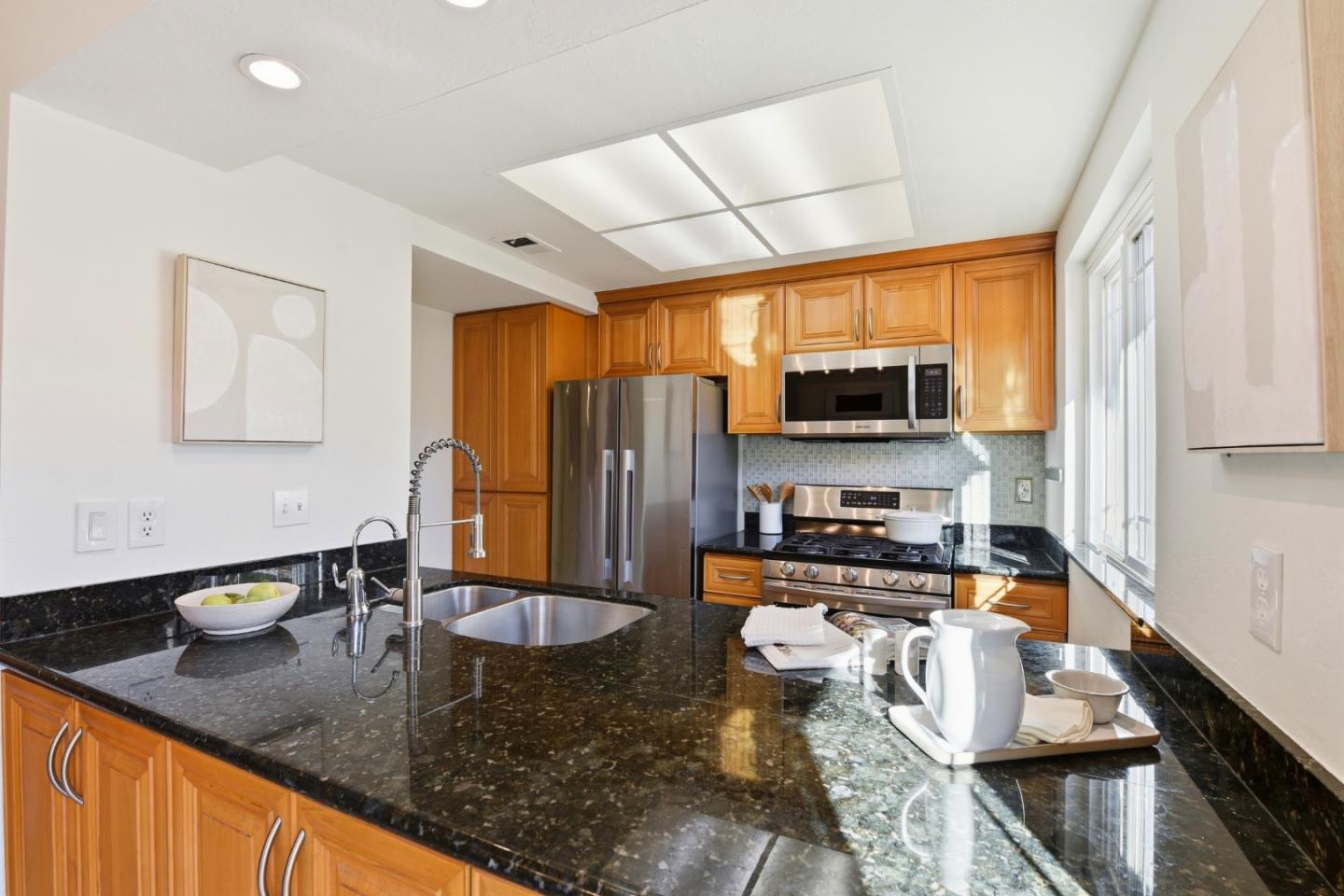 Detail Gallery Image 10 of 32 For 1488 Carnot, San Jose,  CA 95126 - 3 Beds | 2/1 Baths