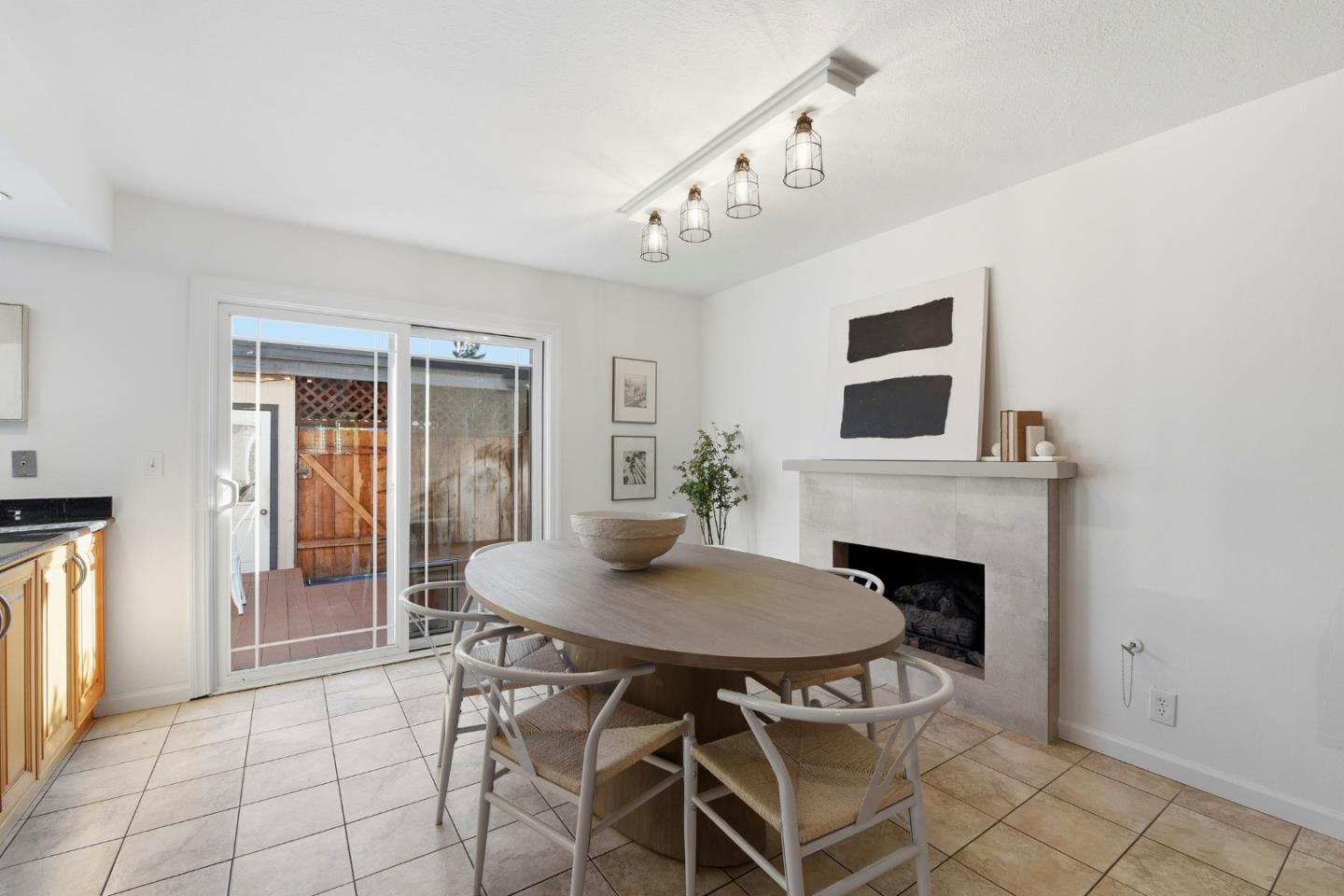 Detail Gallery Image 13 of 32 For 1488 Carnot, San Jose,  CA 95126 - 3 Beds | 2/1 Baths