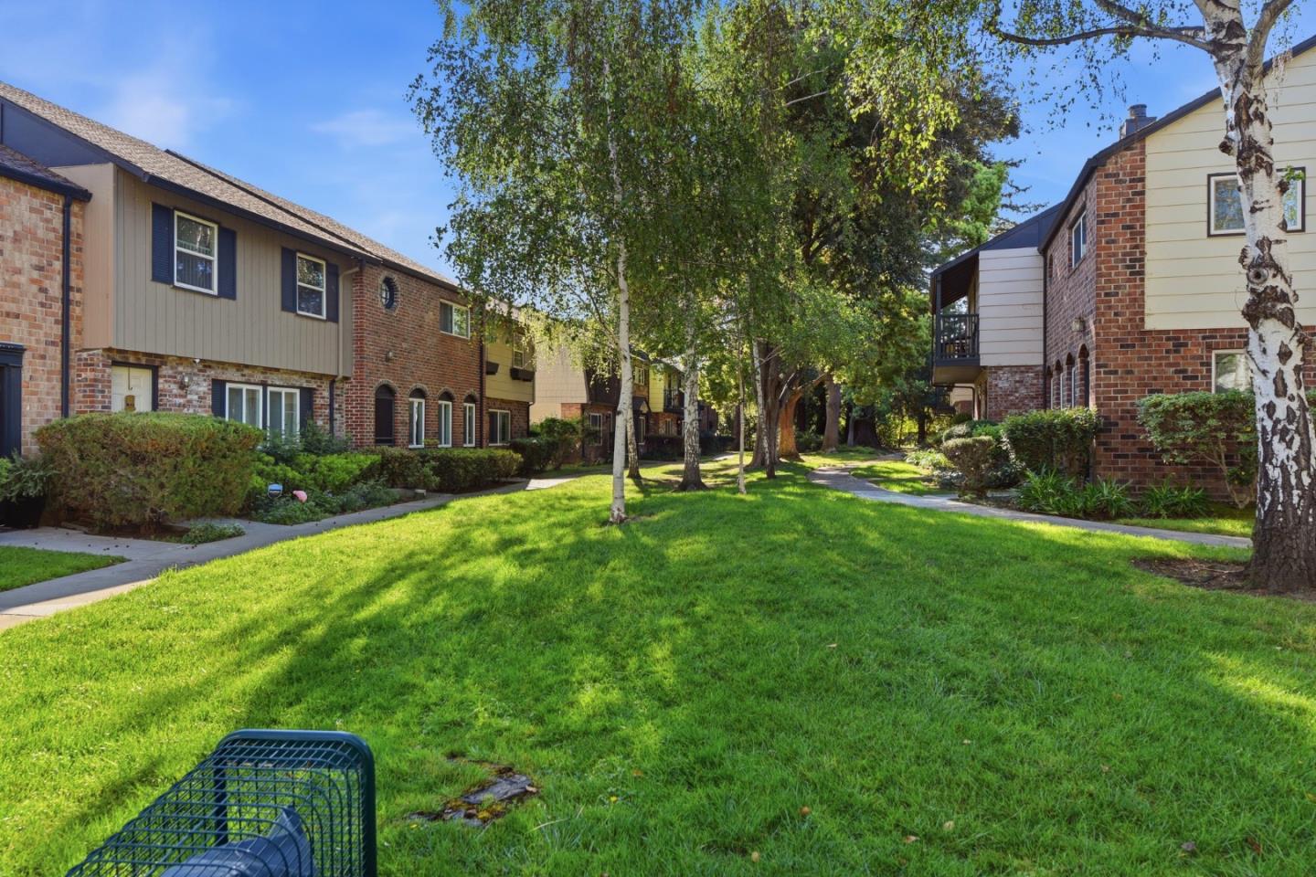 Detail Gallery Image 30 of 32 For 1488 Carnot, San Jose,  CA 95126 - 3 Beds | 2/1 Baths