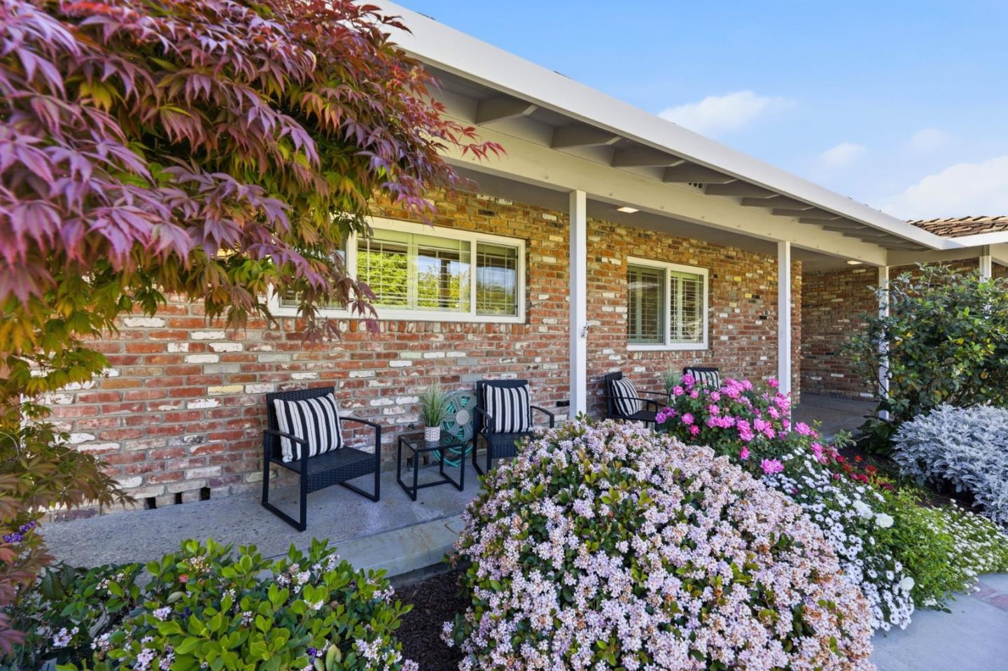 Detail Gallery Image 4 of 45 For 2259 Gundersen Dr, San Jose,  CA 95125 - 3 Beds | 2/1 Baths