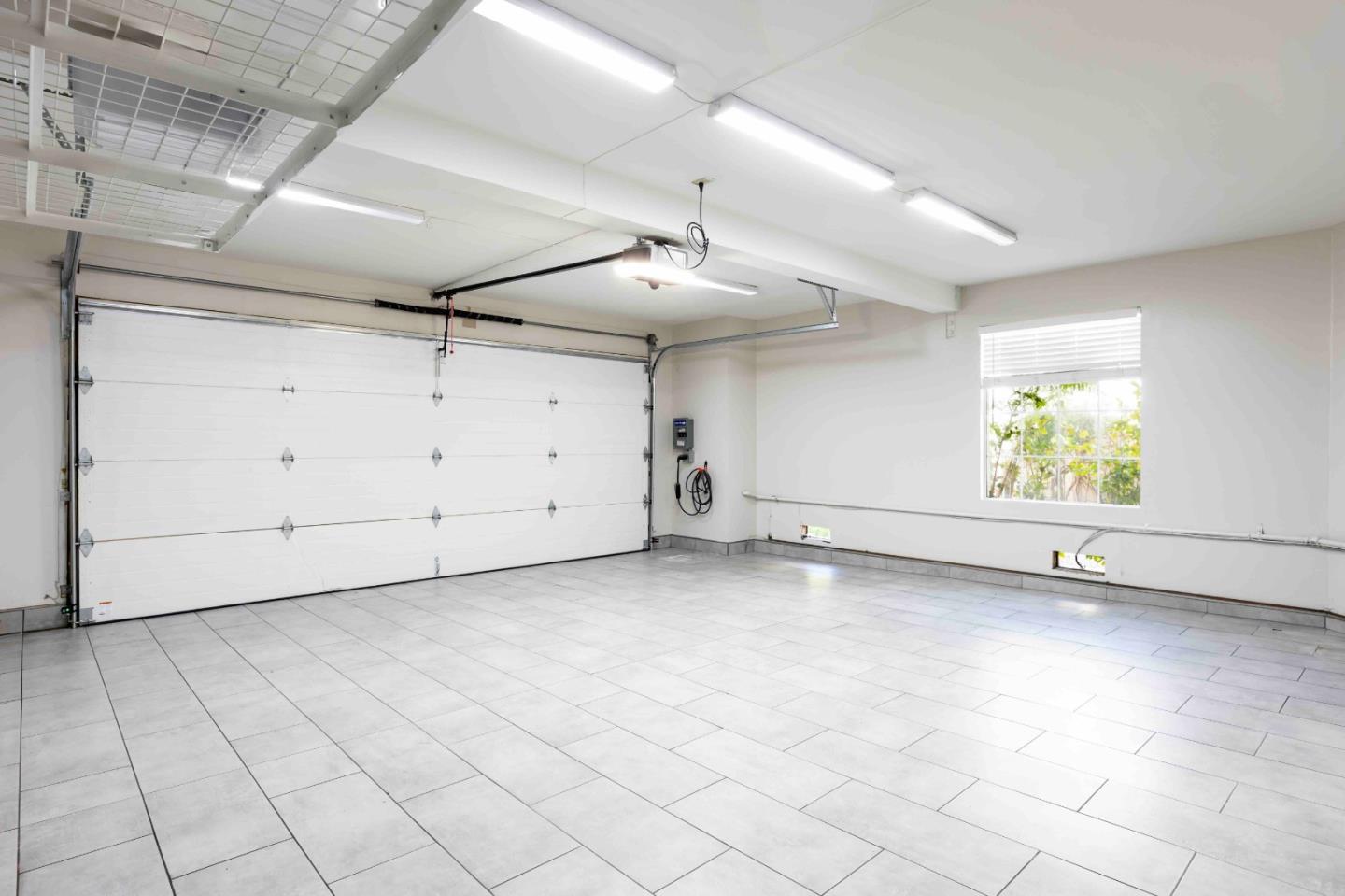 Detail Gallery Image 15 of 32 For 1120 Carlos Privada, Mountain View,  CA 94040 - 4 Beds | 2/1 Baths