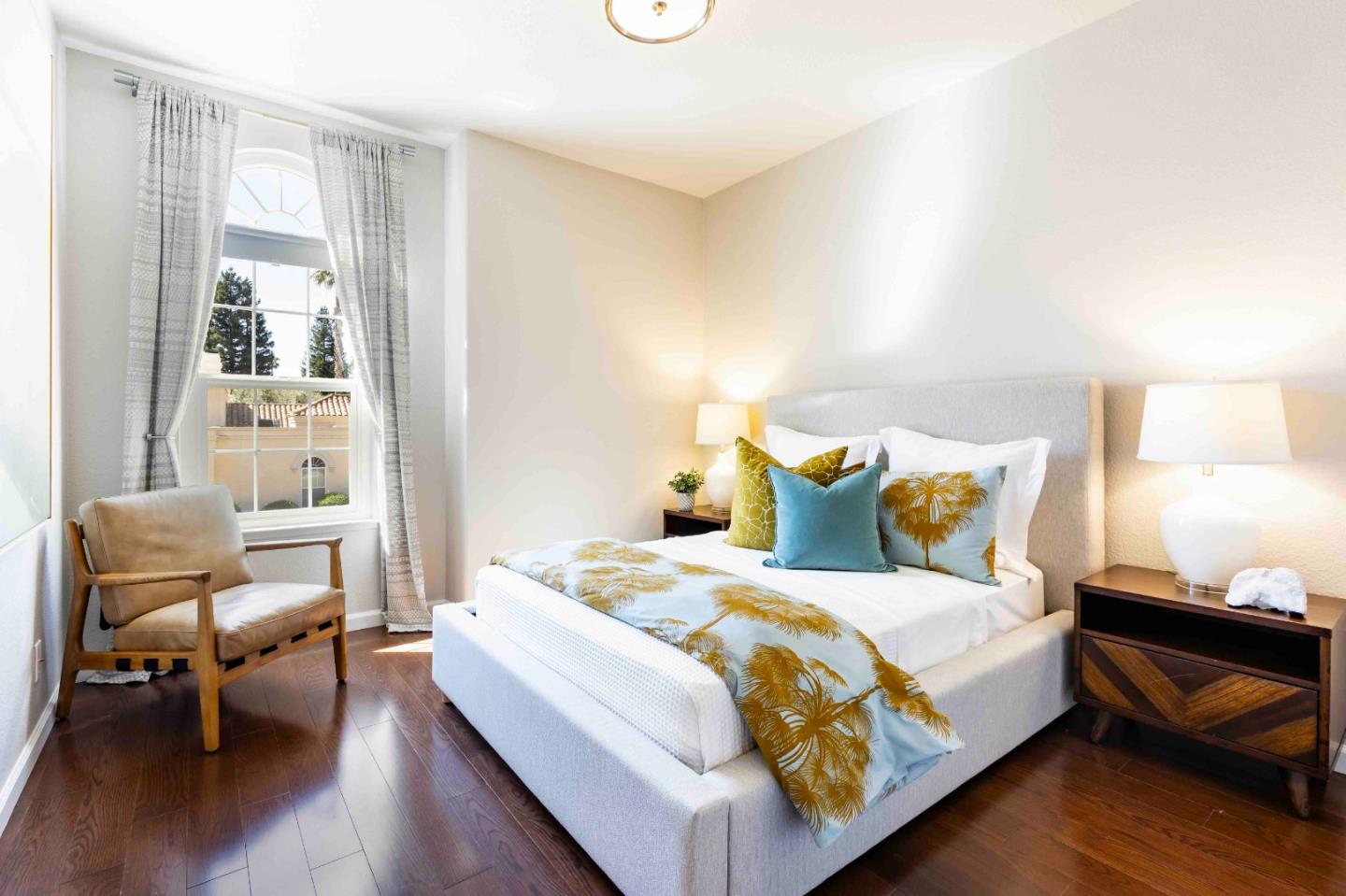 Detail Gallery Image 17 of 32 For 1120 Carlos Privada, Mountain View,  CA 94040 - 4 Beds | 2/1 Baths