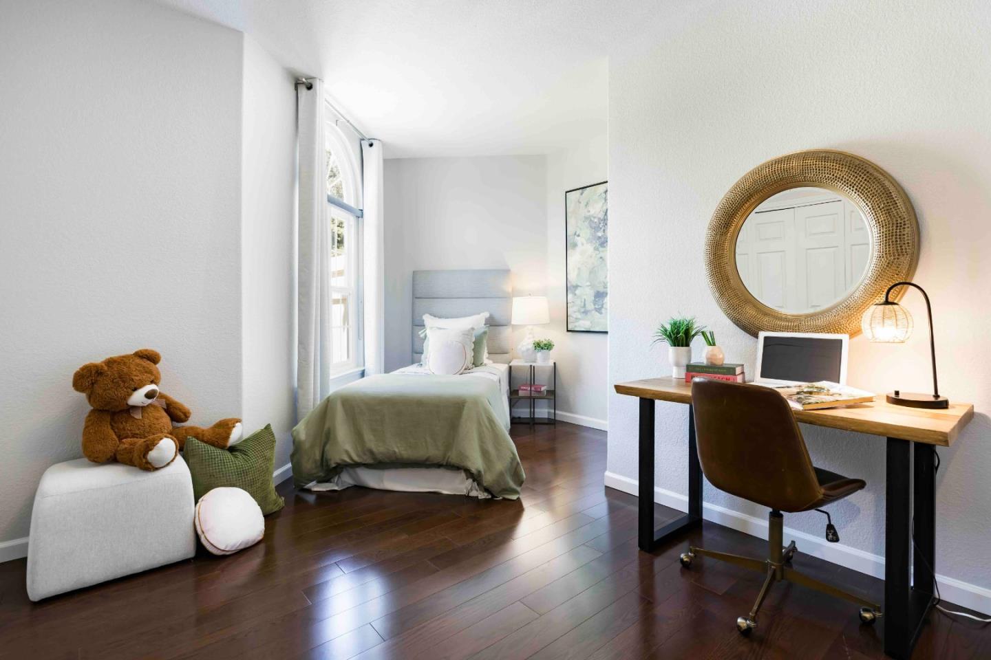 Detail Gallery Image 18 of 32 For 1120 Carlos Privada, Mountain View,  CA 94040 - 4 Beds | 2/1 Baths