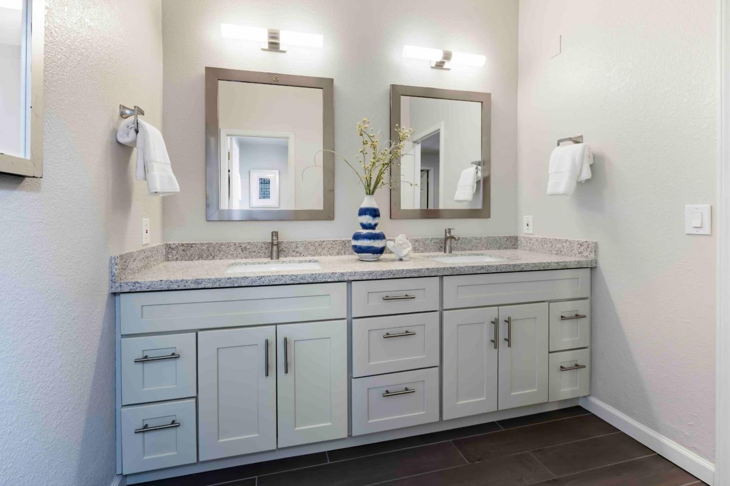 Detail Gallery Image 19 of 32 For 1120 Carlos Privada, Mountain View,  CA 94040 - 4 Beds | 2/1 Baths