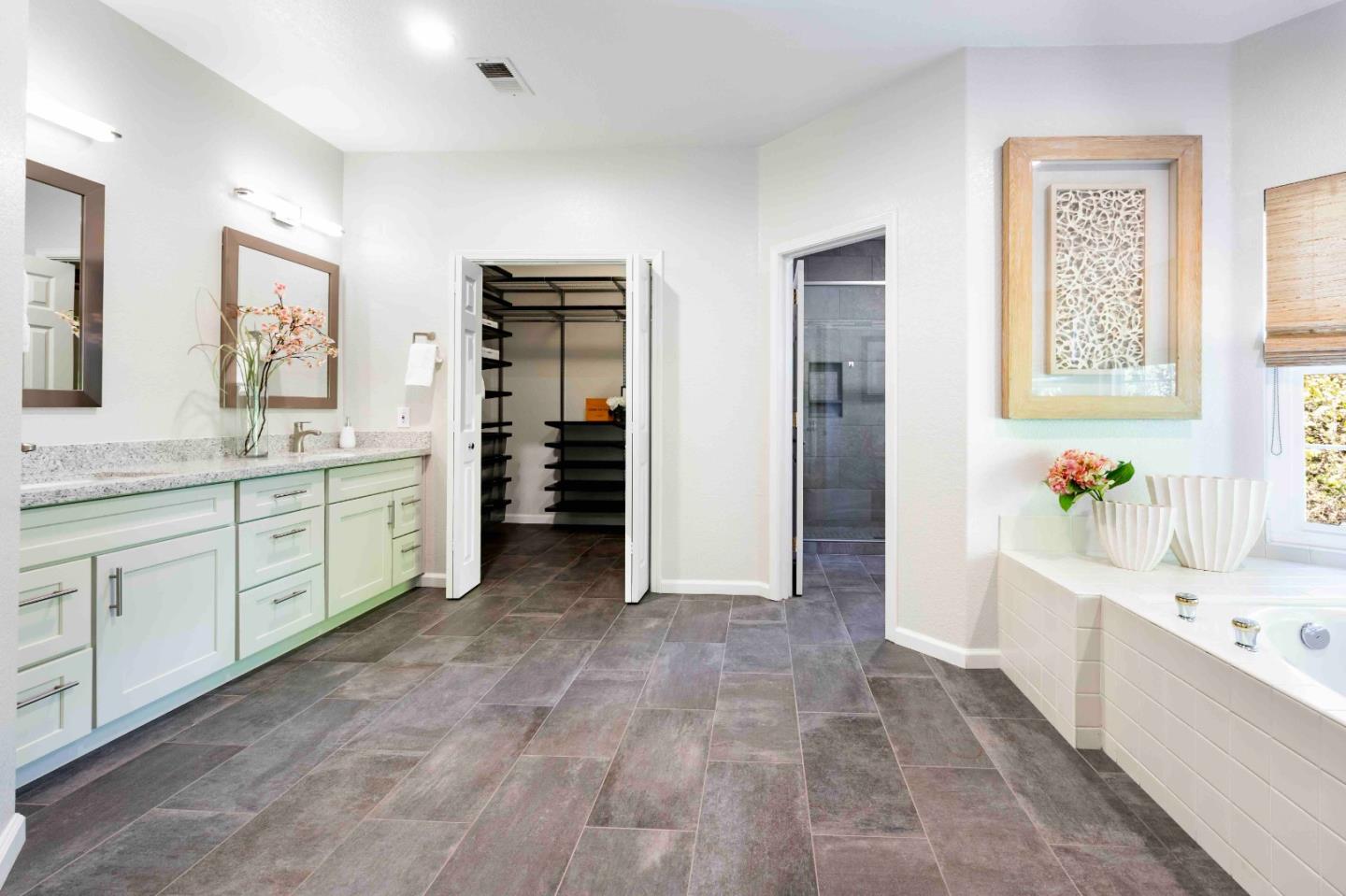 Detail Gallery Image 22 of 32 For 1120 Carlos Privada, Mountain View,  CA 94040 - 4 Beds | 2/1 Baths