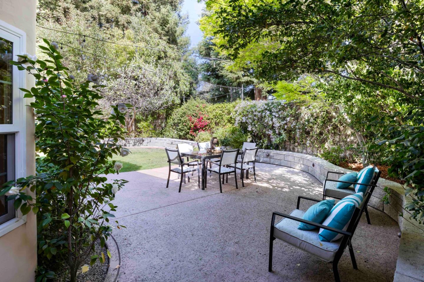 Detail Gallery Image 29 of 32 For 1120 Carlos Privada, Mountain View,  CA 94040 - 4 Beds | 2/1 Baths