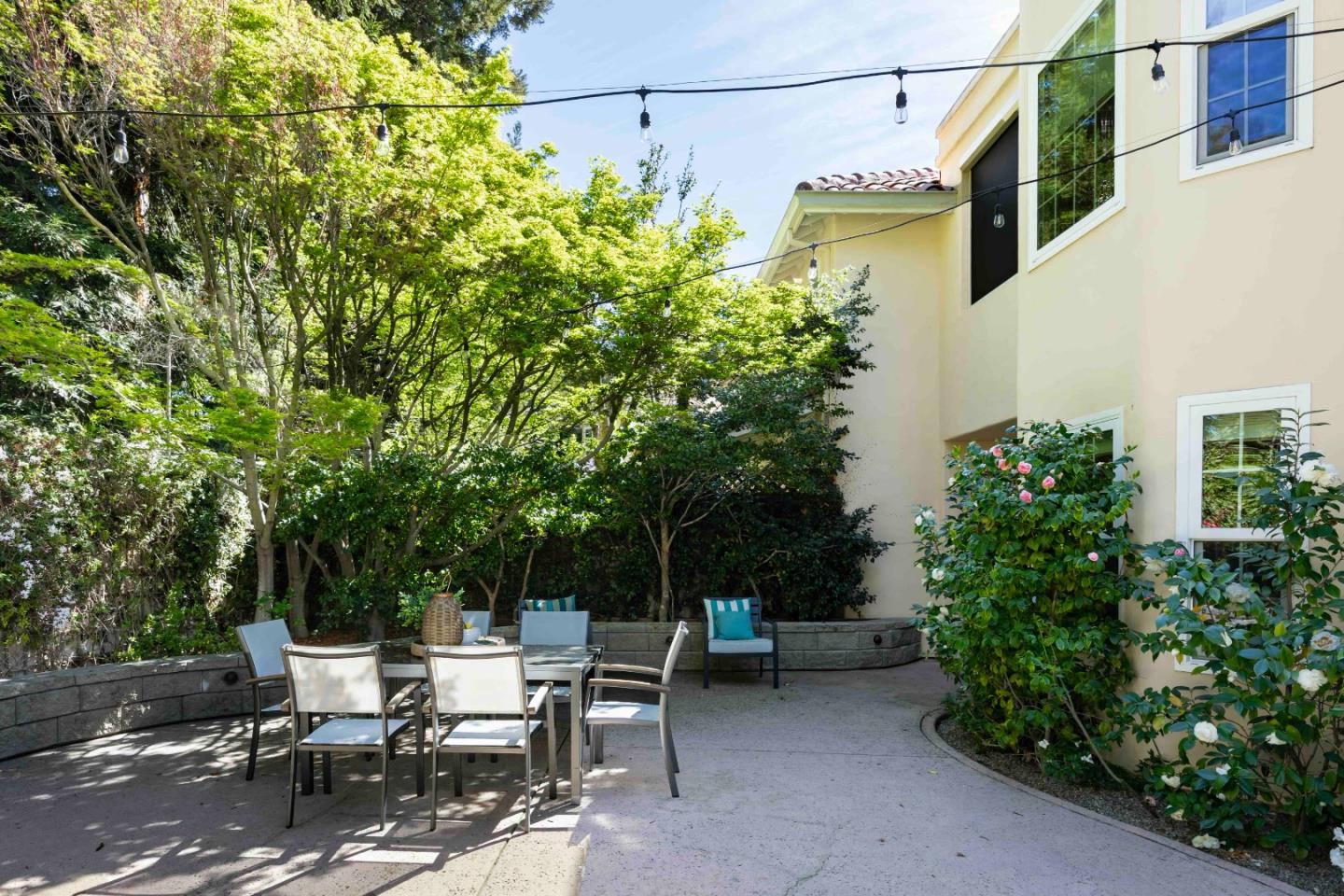 Detail Gallery Image 30 of 32 For 1120 Carlos Privada, Mountain View,  CA 94040 - 4 Beds | 2/1 Baths