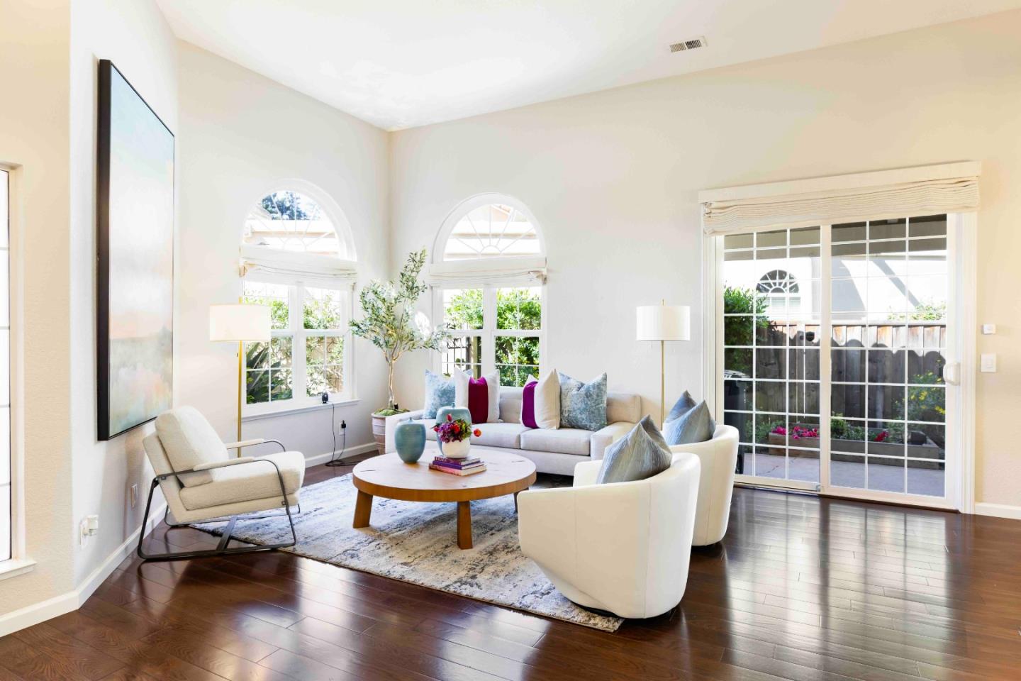 Detail Gallery Image 5 of 32 For 1120 Carlos Privada, Mountain View,  CA 94040 - 4 Beds | 2/1 Baths