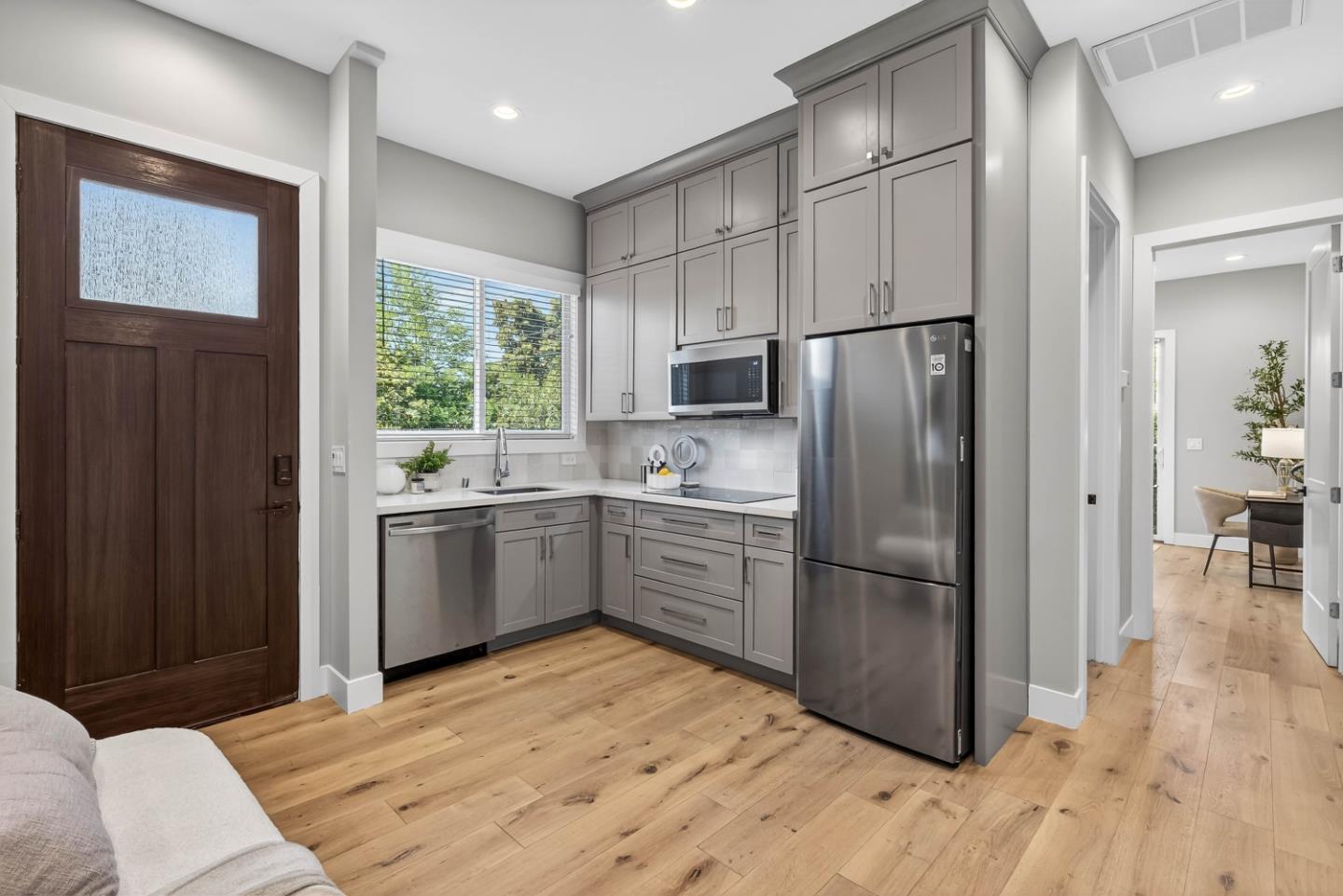 Detail Gallery Image 29 of 34 For 18631 Barnhart Ave, Cupertino,  CA 95014 - 6 Beds | 4 Baths