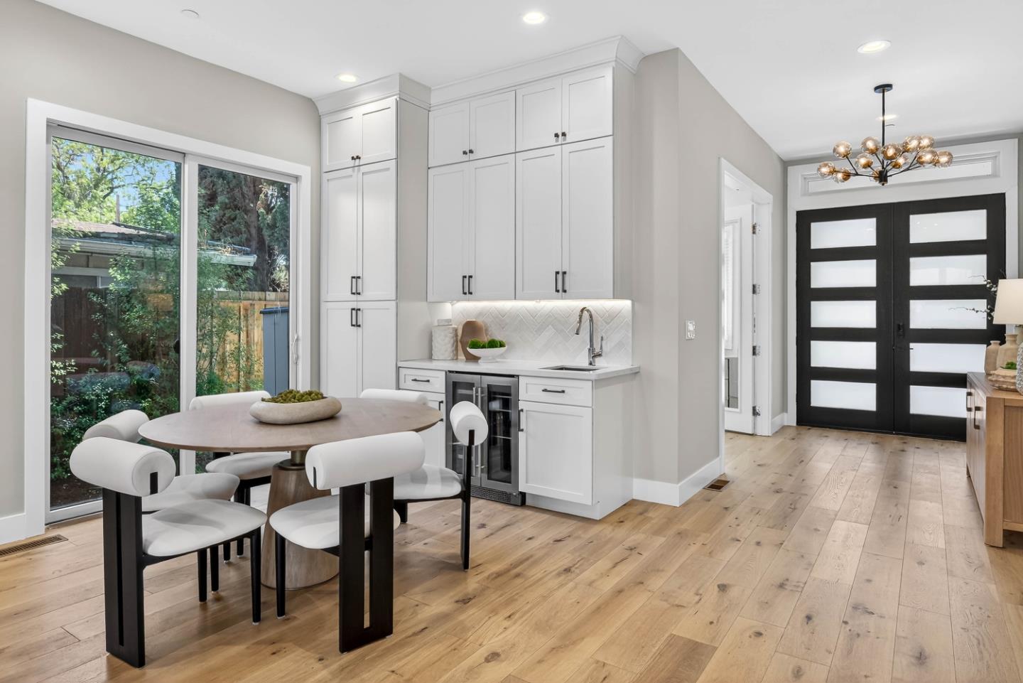 Detail Gallery Image 6 of 34 For 18631 Barnhart Ave, Cupertino,  CA 95014 - 6 Beds | 4 Baths