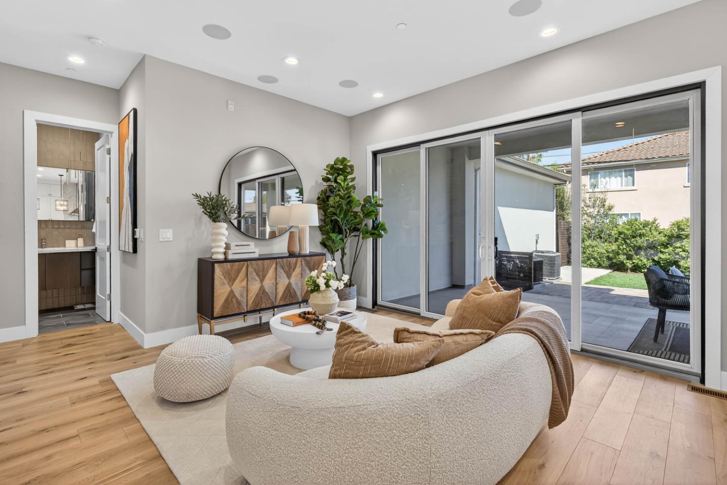 Detail Gallery Image 9 of 34 For 18631 Barnhart Ave, Cupertino,  CA 95014 - 6 Beds | 4 Baths