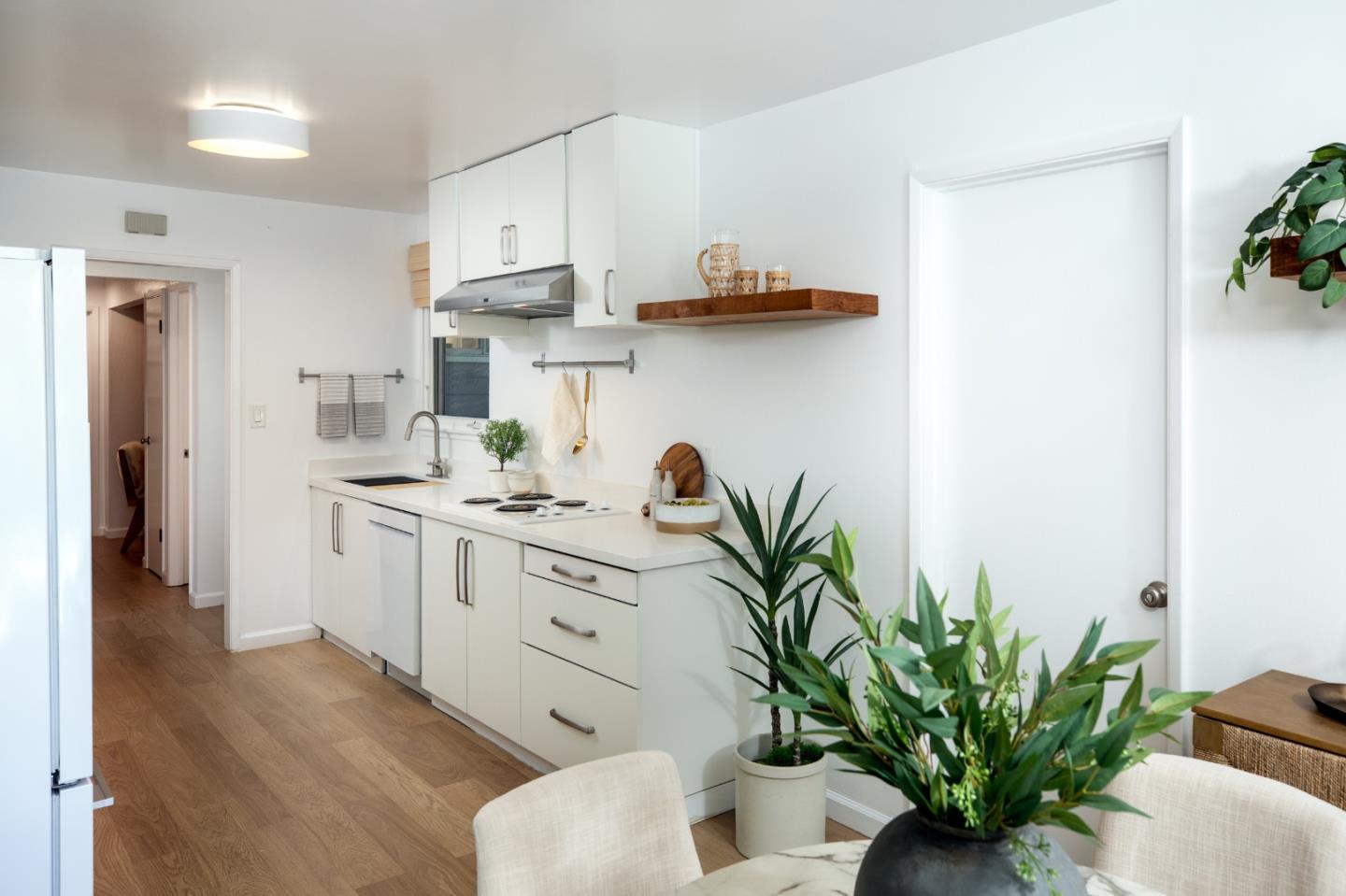 Detail Gallery Image 14 of 32 For 785 La Para Ave, Palo Alto,  CA 94306 - 3 Beds | 2 Baths