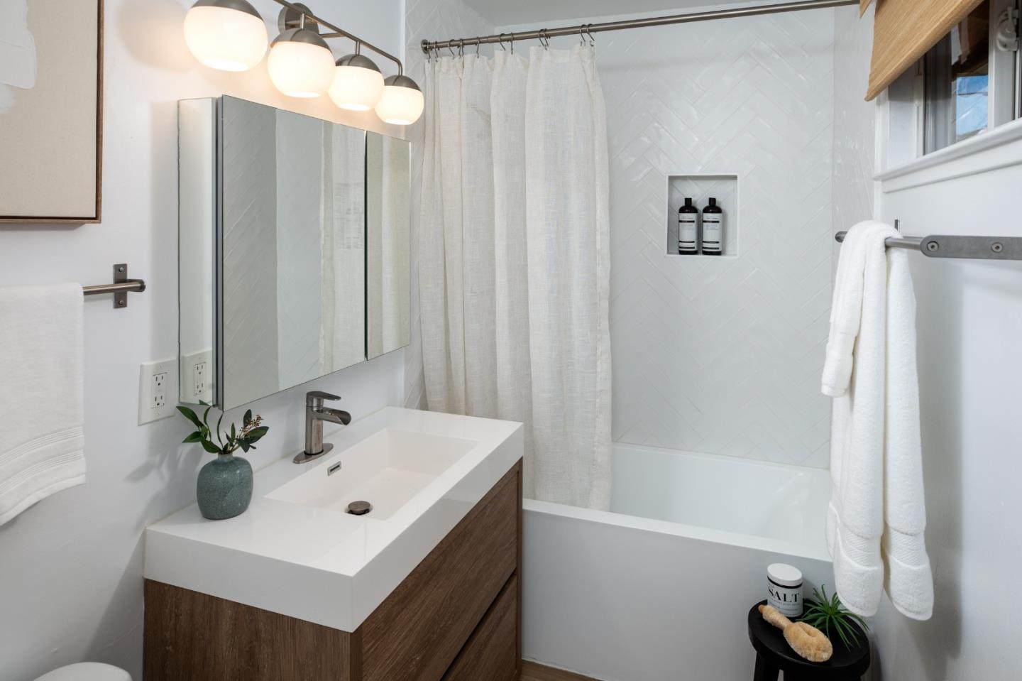 Detail Gallery Image 21 of 32 For 785 La Para Ave, Palo Alto,  CA 94306 - 3 Beds | 2 Baths