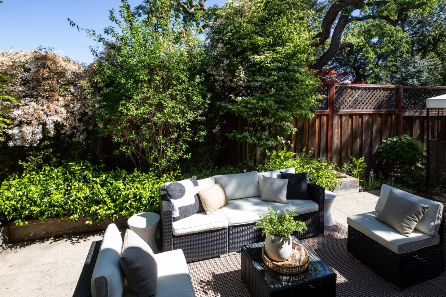 Detail Gallery Image 24 of 32 For 785 La Para Ave, Palo Alto,  CA 94306 - 3 Beds | 2 Baths