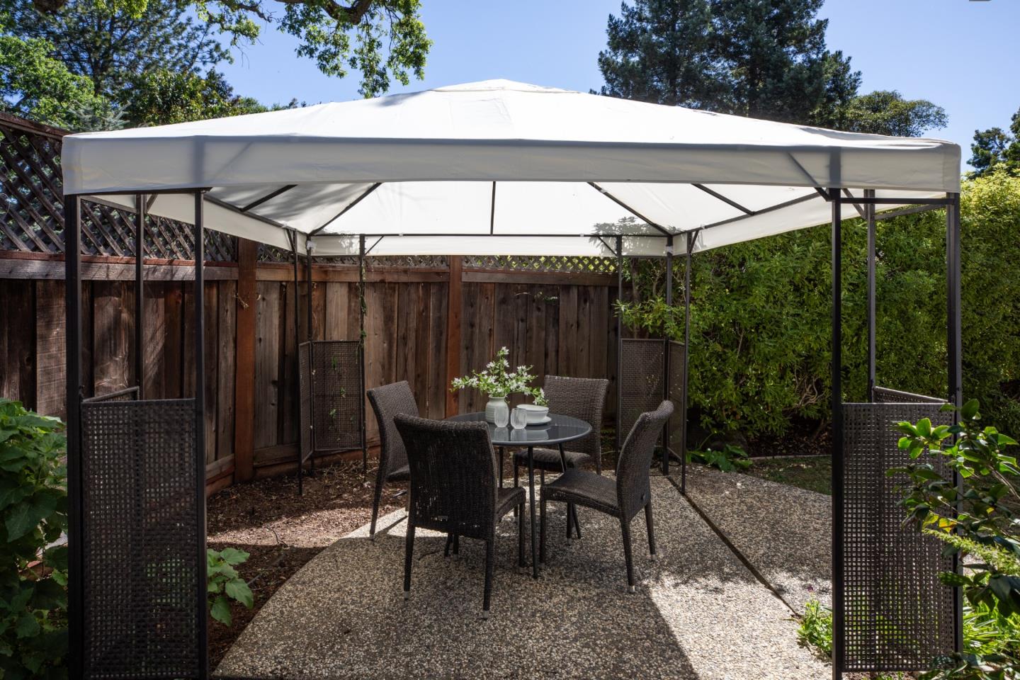 Detail Gallery Image 27 of 32 For 785 La Para Ave, Palo Alto,  CA 94306 - 3 Beds | 2 Baths