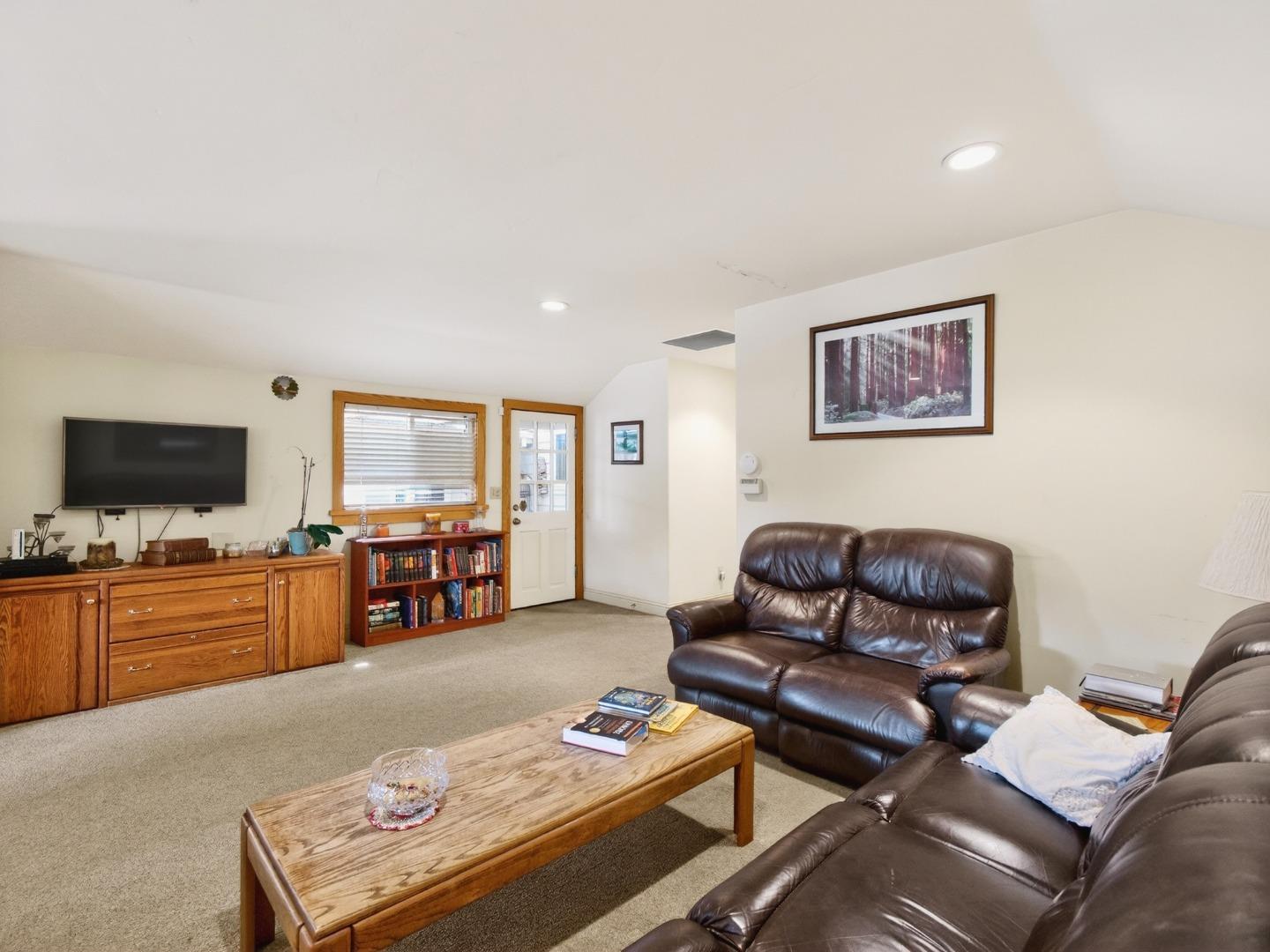 Detail Gallery Image 13 of 56 For 209 Hames Rd, Corralitos,  CA 95076 - 3 Beds | 3 Baths