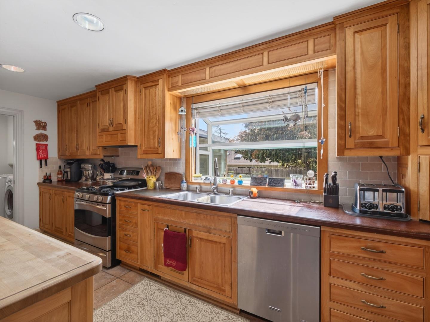 Detail Gallery Image 17 of 56 For 209 Hames Rd, Corralitos,  CA 95076 - 3 Beds | 3 Baths