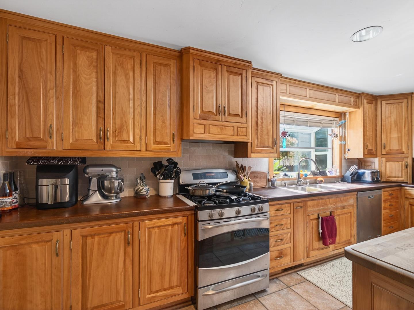 Detail Gallery Image 18 of 56 For 209 Hames Rd, Corralitos,  CA 95076 - 3 Beds | 3 Baths