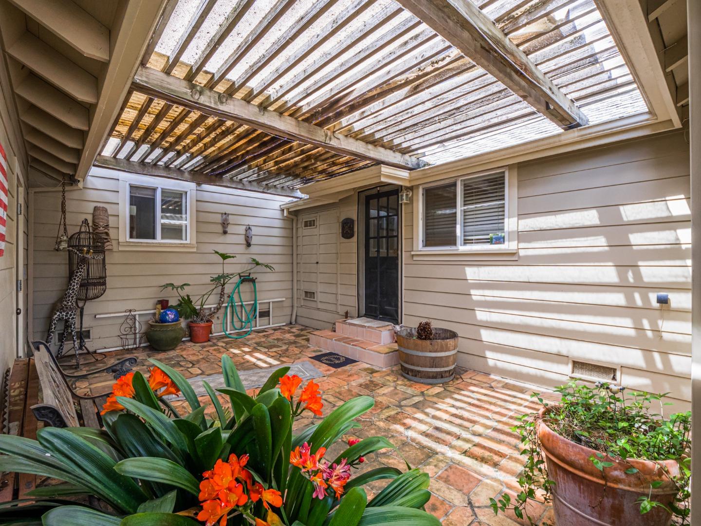 Detail Gallery Image 8 of 56 For 209 Hames Rd, Corralitos,  CA 95076 - 3 Beds | 3 Baths