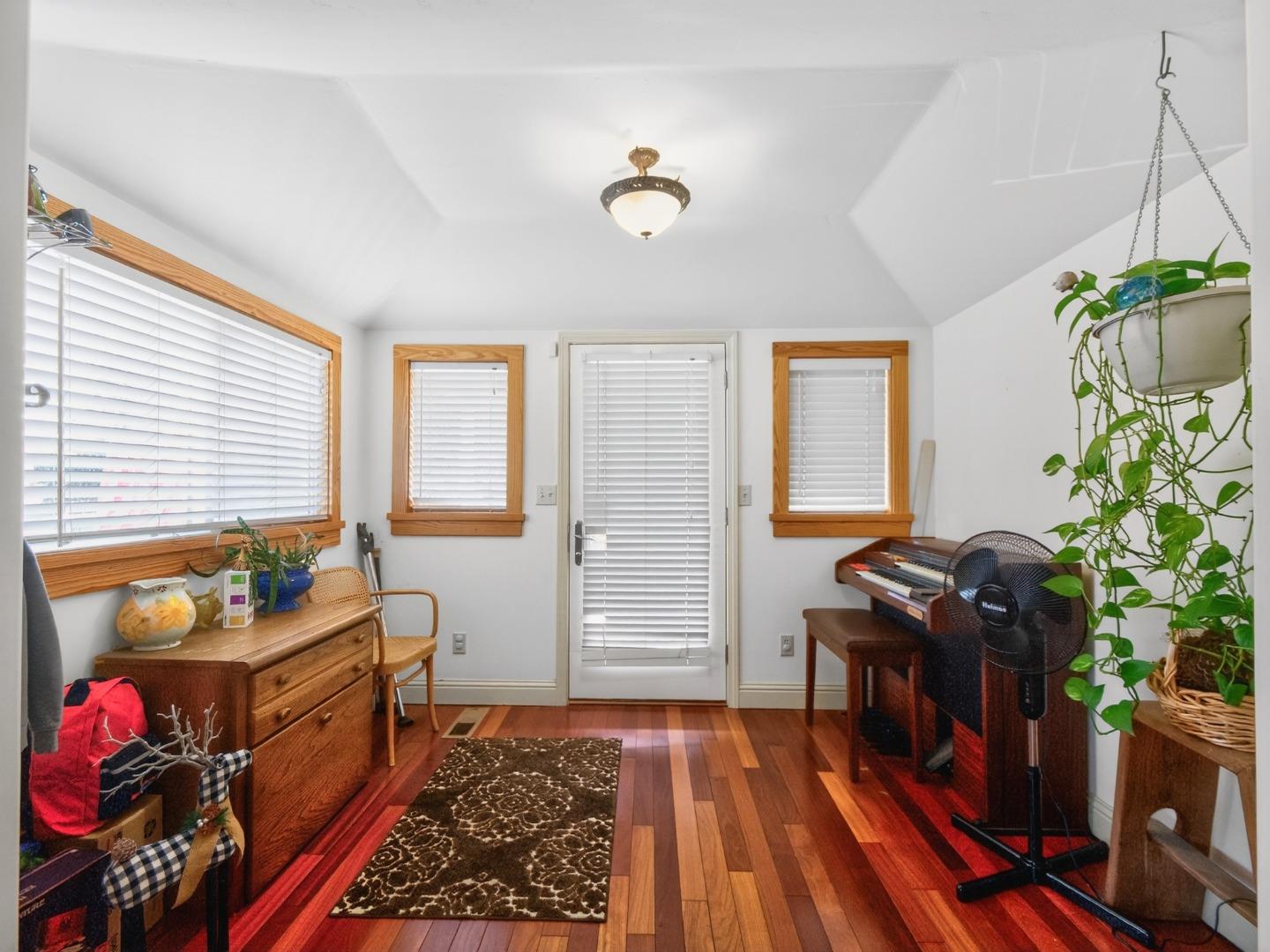 Detail Gallery Image 9 of 56 For 209 Hames Rd, Corralitos,  CA 95076 - 3 Beds | 3 Baths