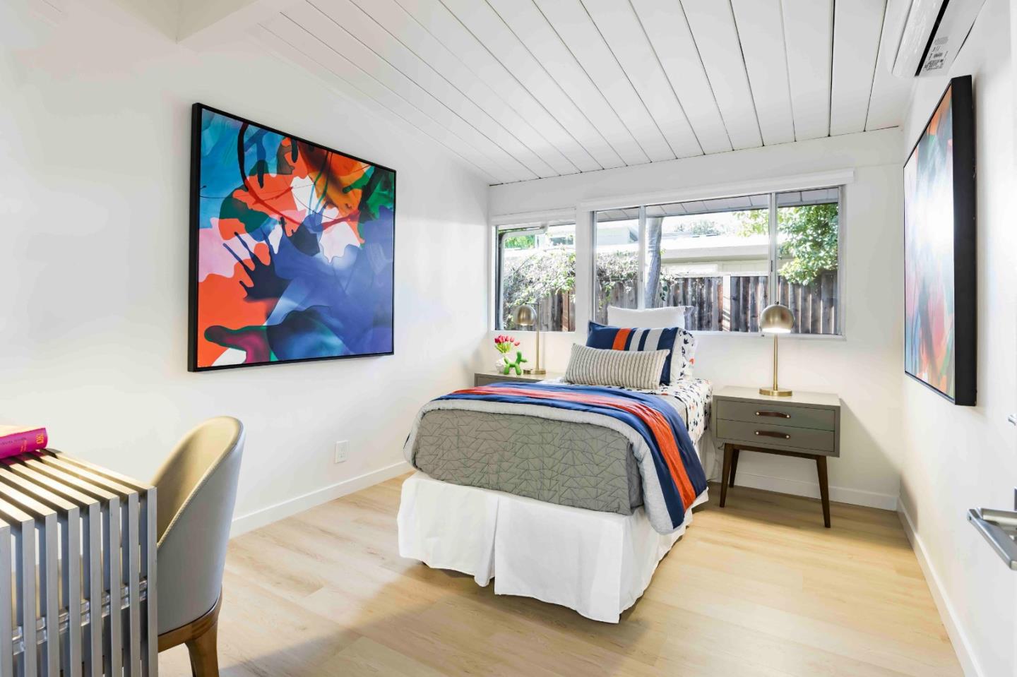 Detail Gallery Image 12 of 19 For 331 Carolina Ln, Palo Alto,  CA 94306 - 4 Beds | 2 Baths