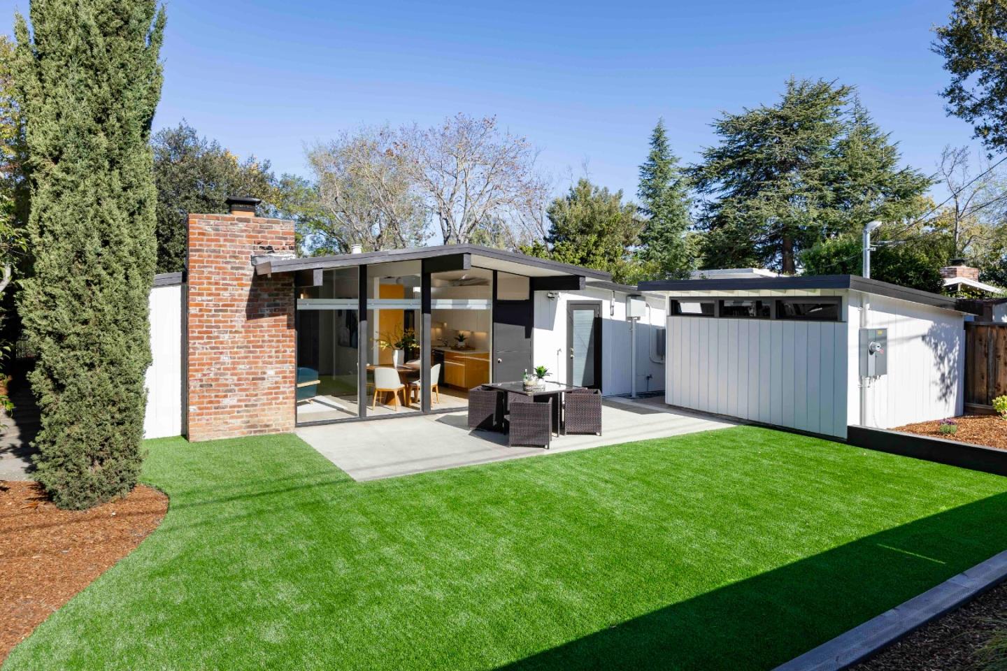 Detail Gallery Image 16 of 19 For 331 Carolina Ln, Palo Alto,  CA 94306 - 4 Beds | 2 Baths