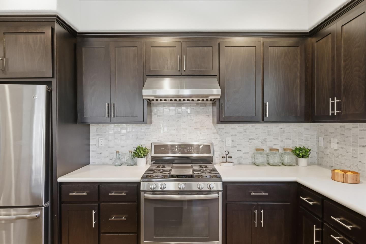 Detail Gallery Image 10 of 47 For 105 Ivory Palm Ter, Sunnyvale,  CA 94086 - 2 Beds | 2/1 Baths